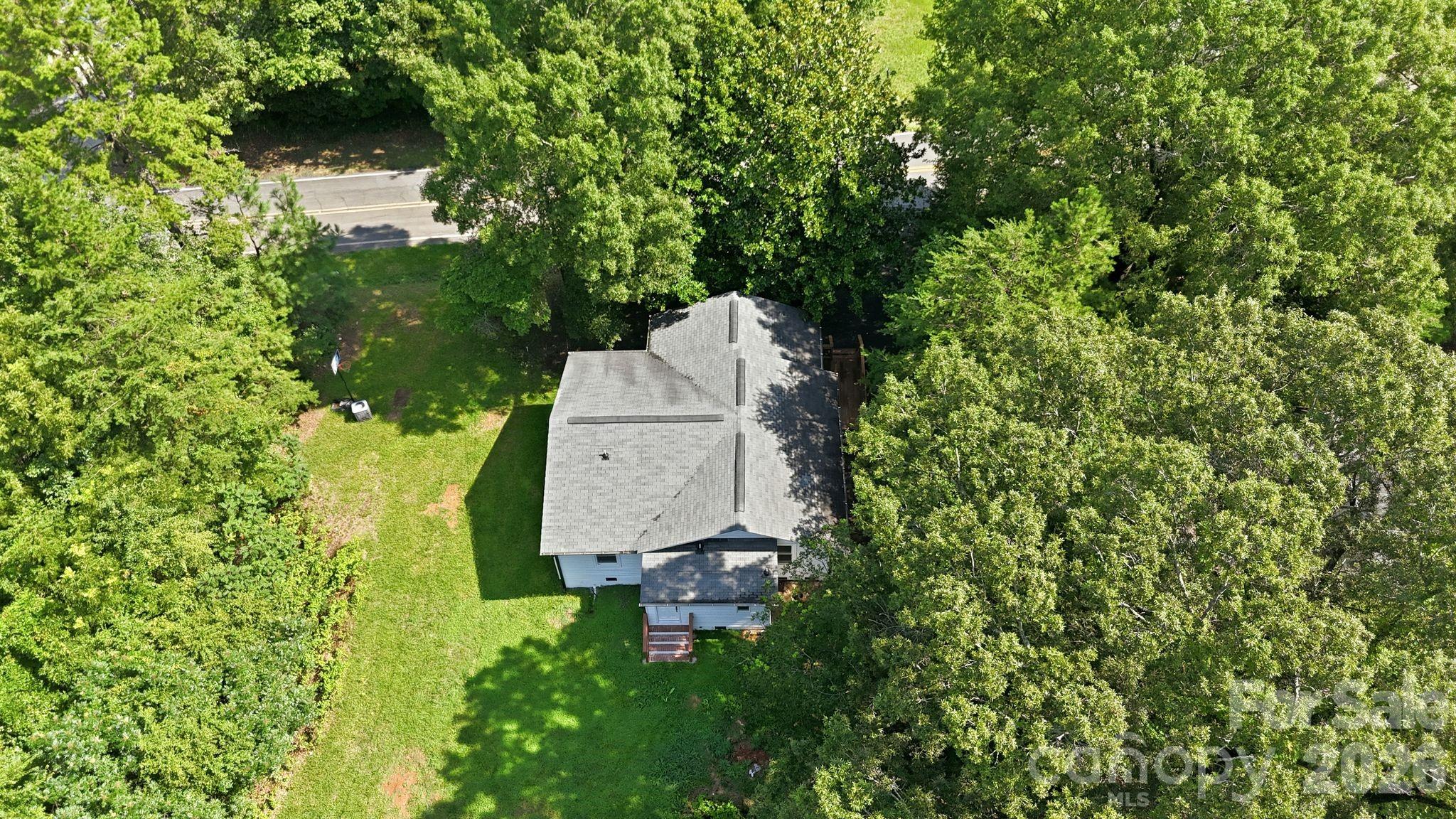 Single Family Residence at 45680 Blackhawk Lane, New London, photo 39 of 43