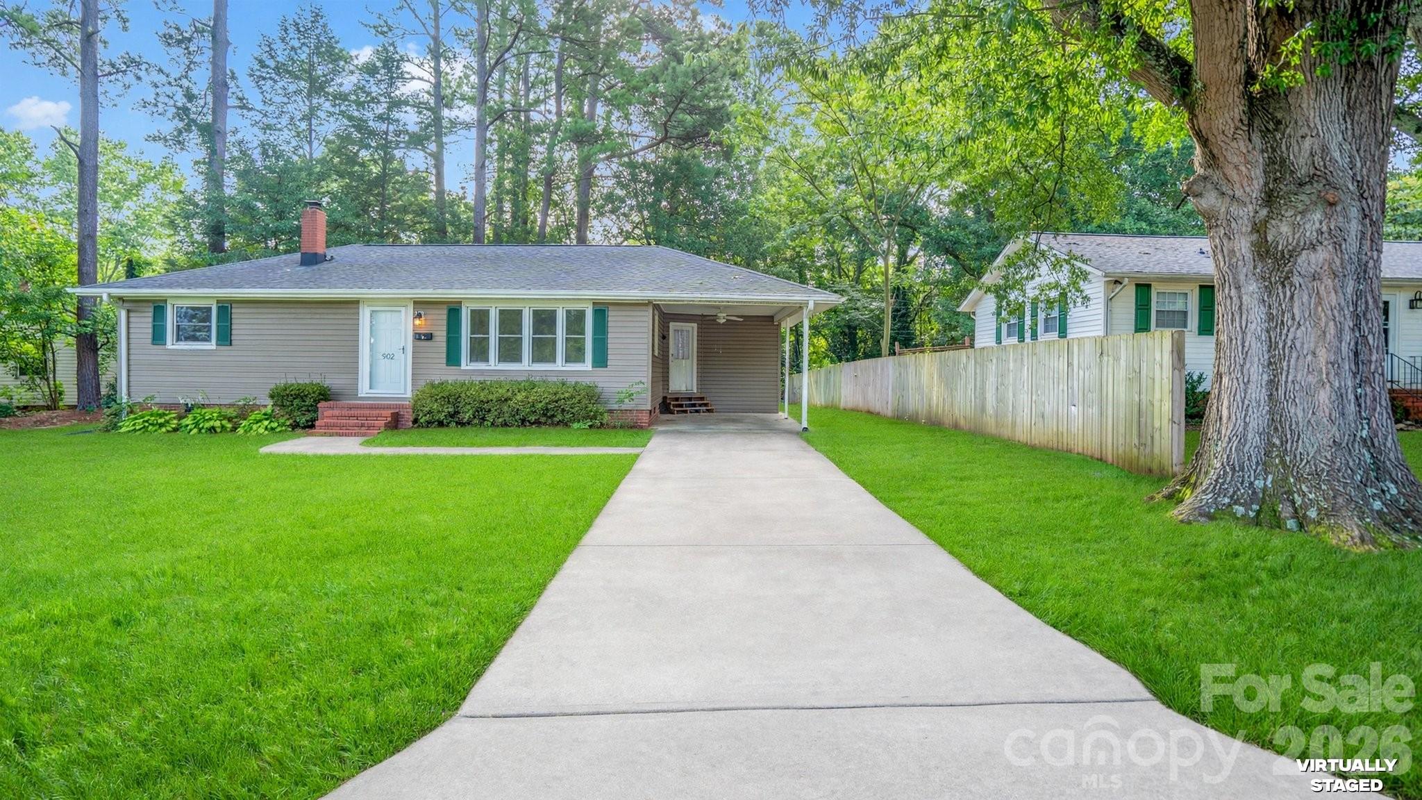Single Family Residence at 902 Dogwood Drive, Gastonia