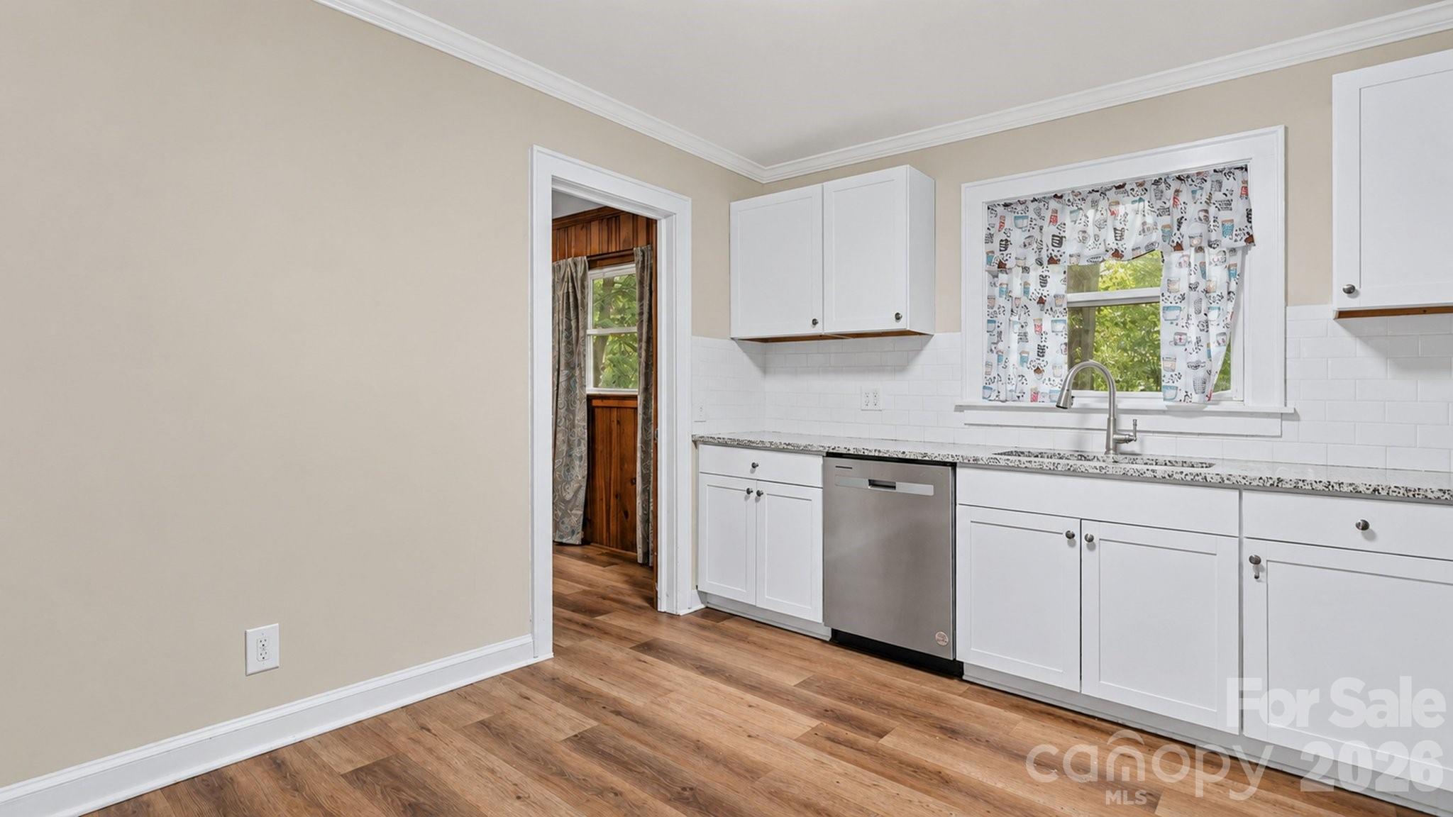 Single Family Residence at 902 Dogwood Drive, Gastonia, photo 6 of 21
