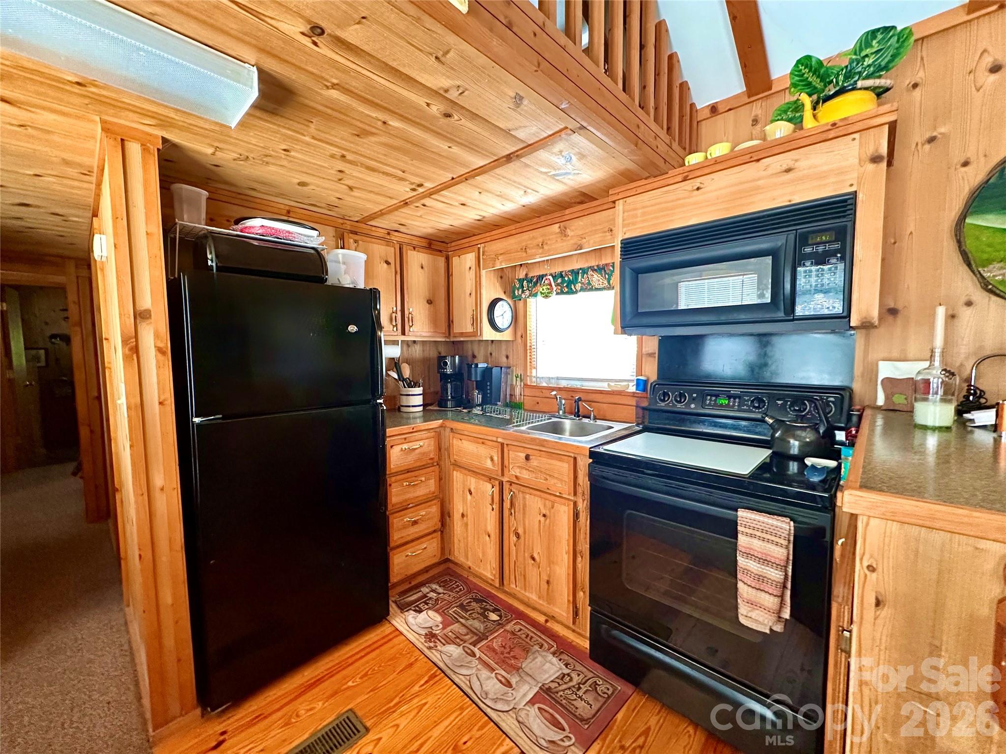 Single Family Residence at 21 Bear Cub Drive, Spruce Pine, photo 7 of 33
