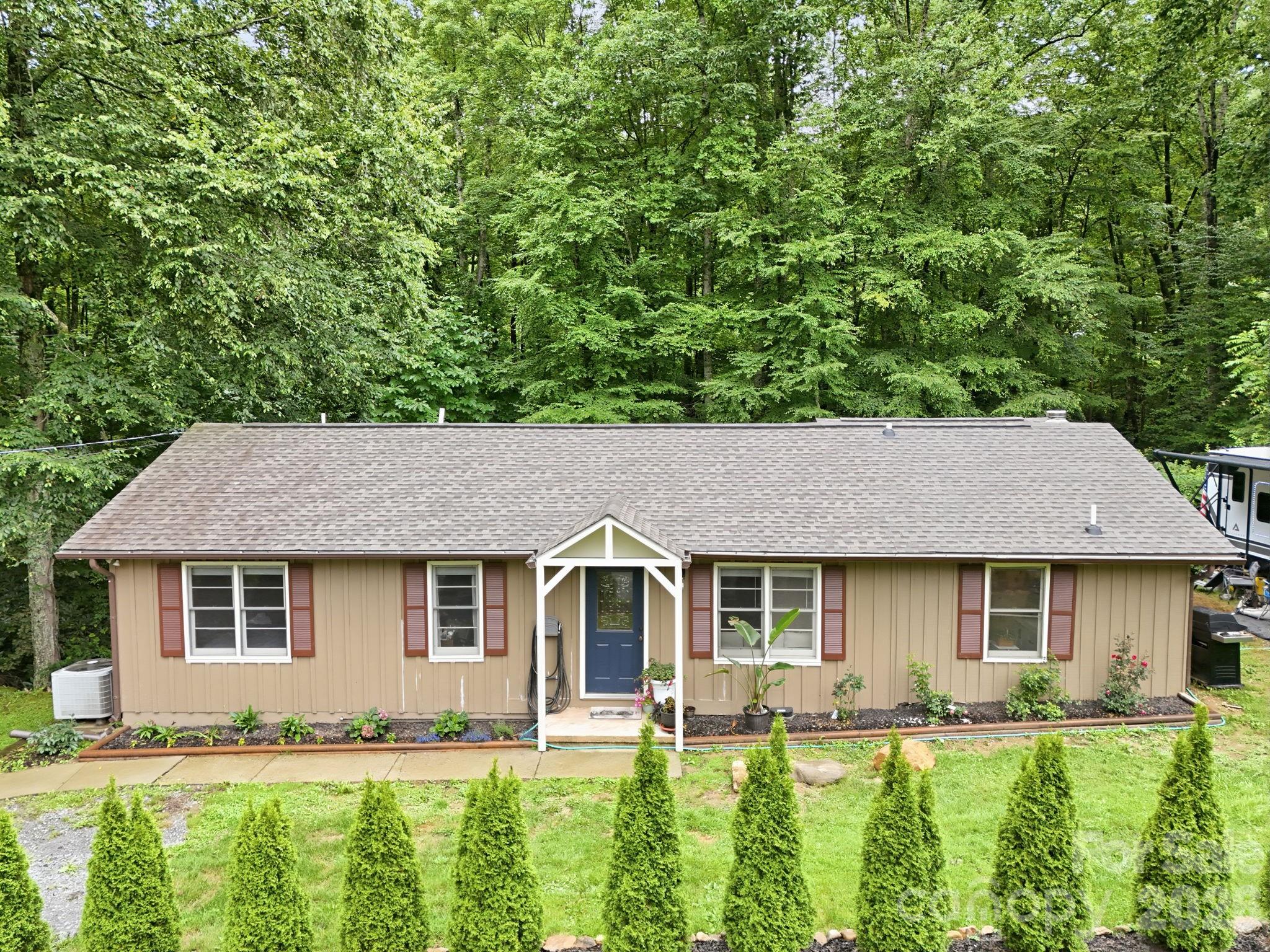 Single Family Residence at 313 Walker Road, Waynesville, photo 7 of 38