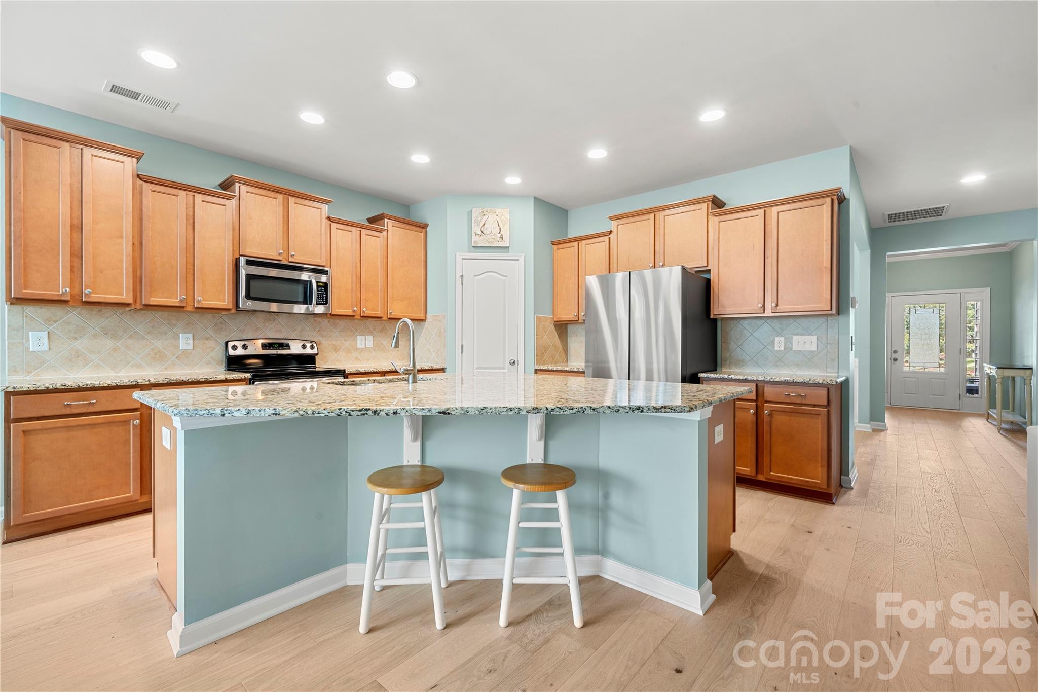 Breakfast island - 1601 Deer Meadows Drive, Waxhaw