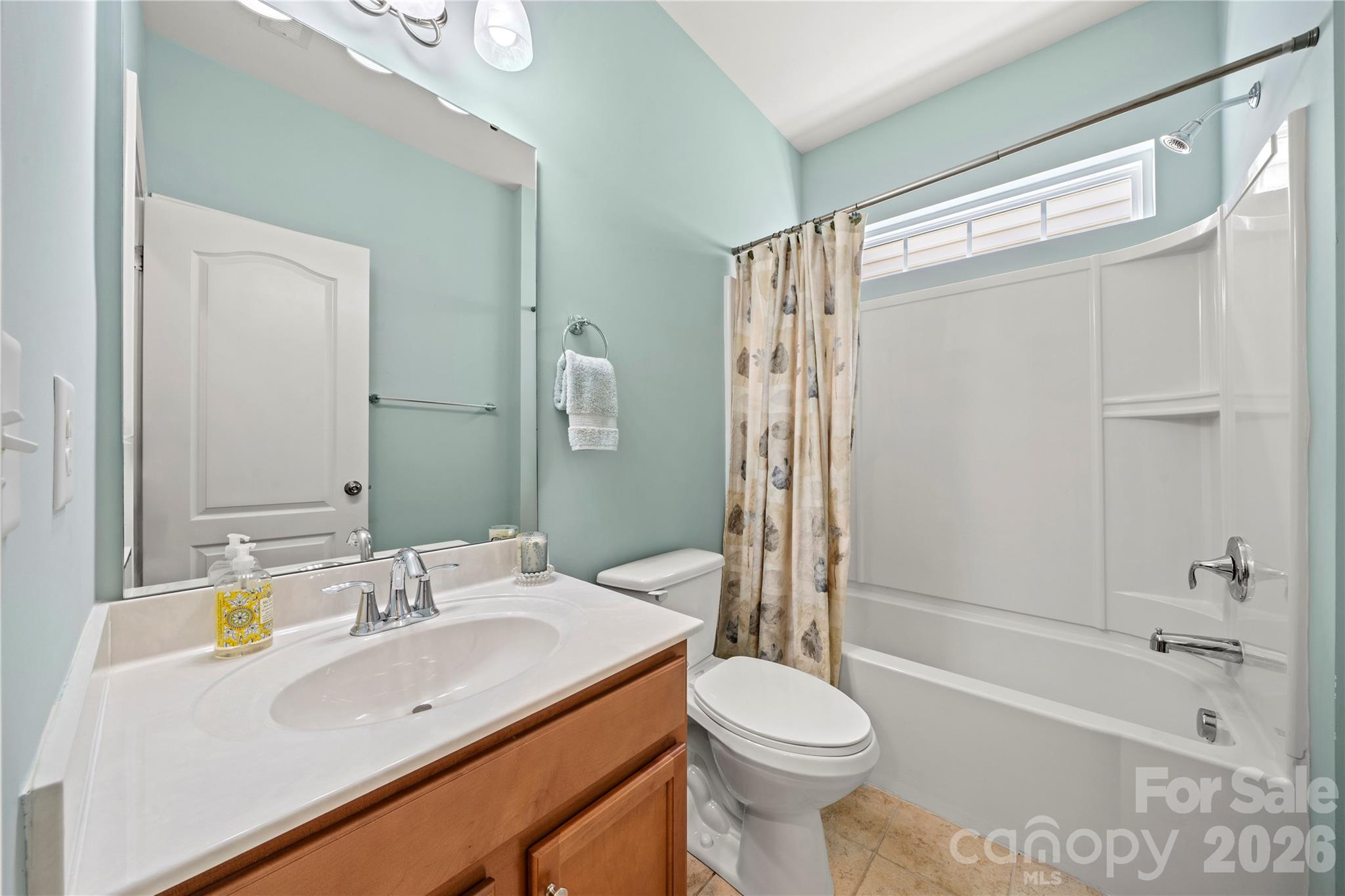 Second full bathroom - 1601 Deer Meadows Drive, Waxhaw