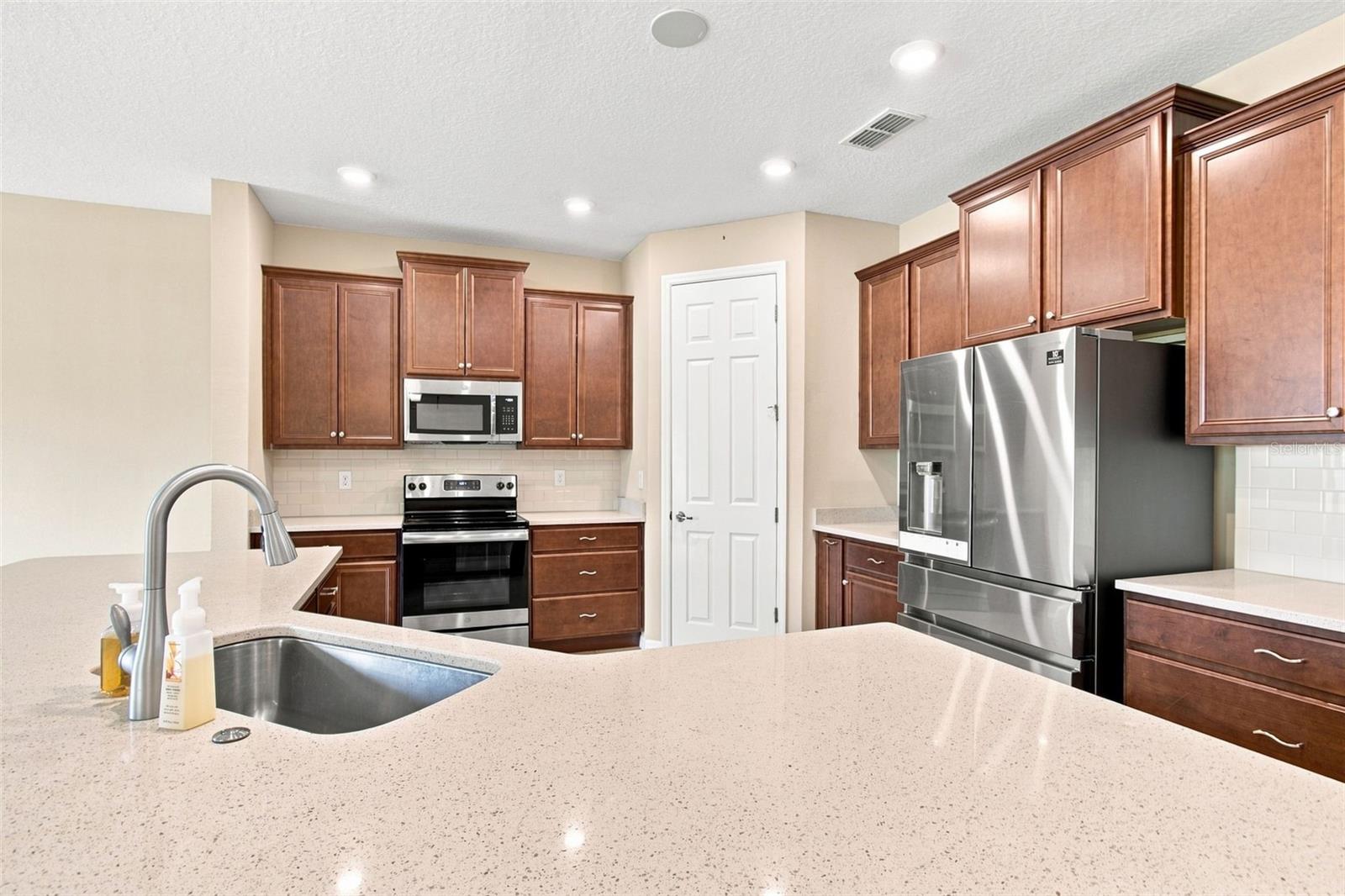 Single Family Residence at 163 OLYMPUS WAY, KISSIMMEE, photo 15 of 58