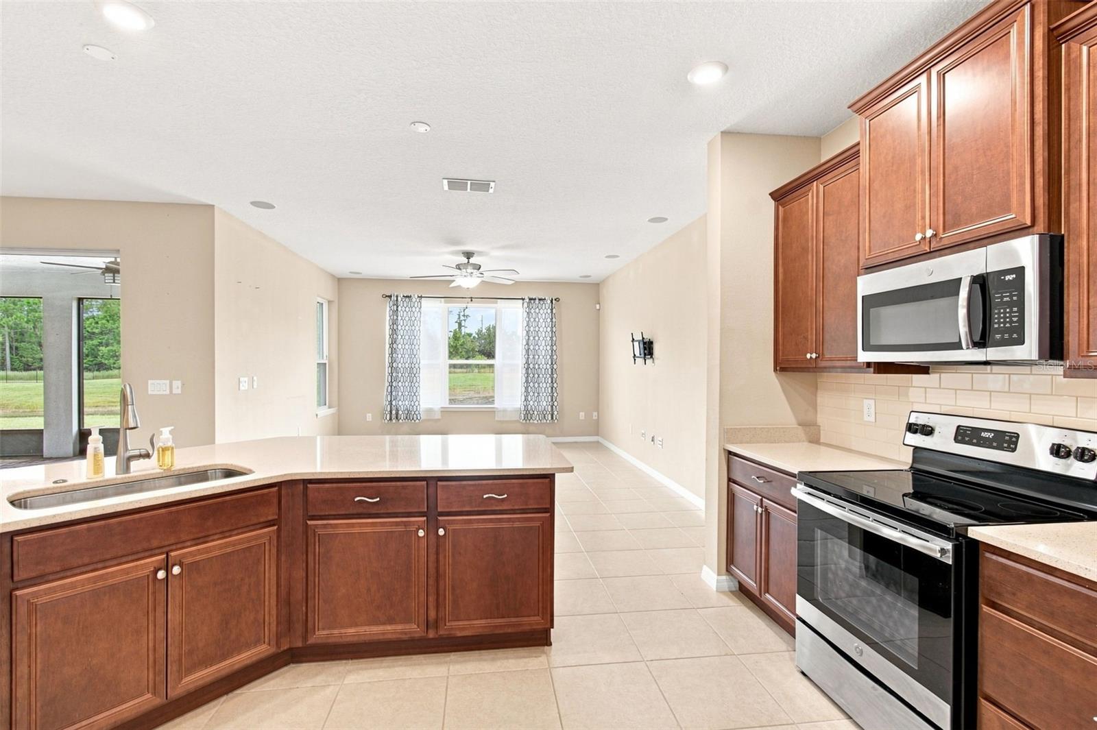 open kitchen - 163 OLYMPUS WAY, KISSIMMEE