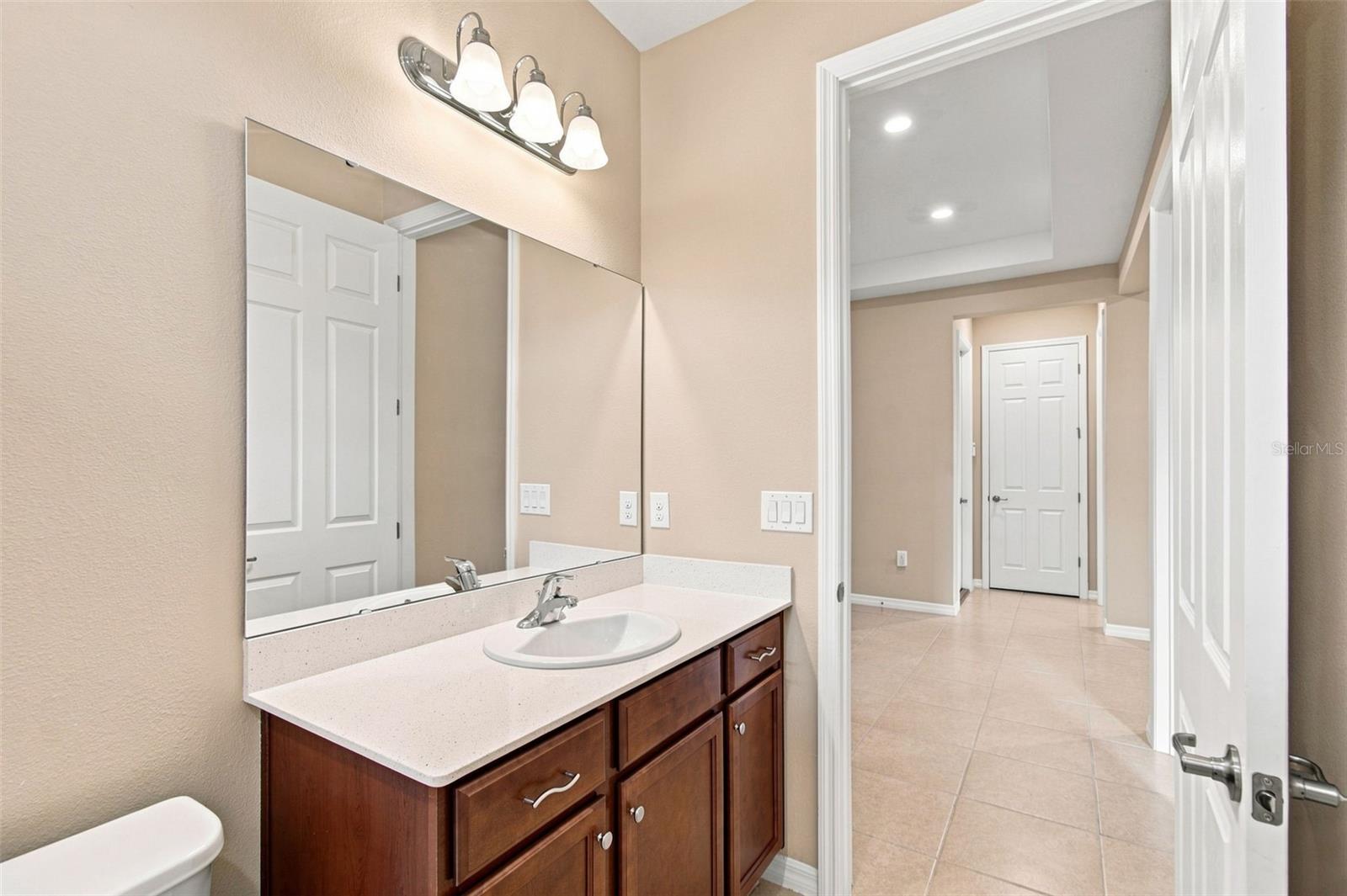 Guest bathroom - 163 OLYMPUS WAY, KISSIMMEE
