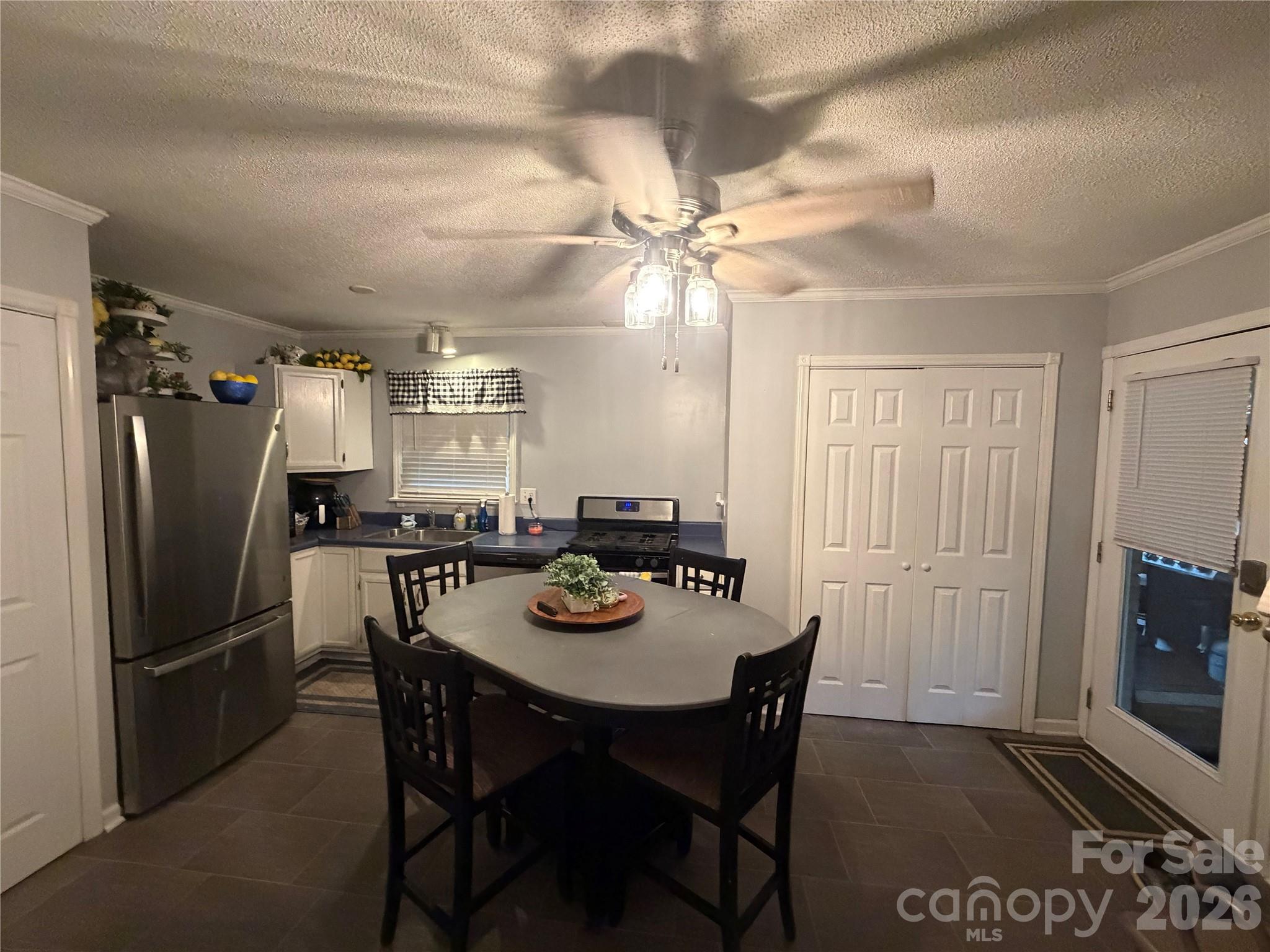 Kitchen - 1104 Hillcrest Drive, Cherryville