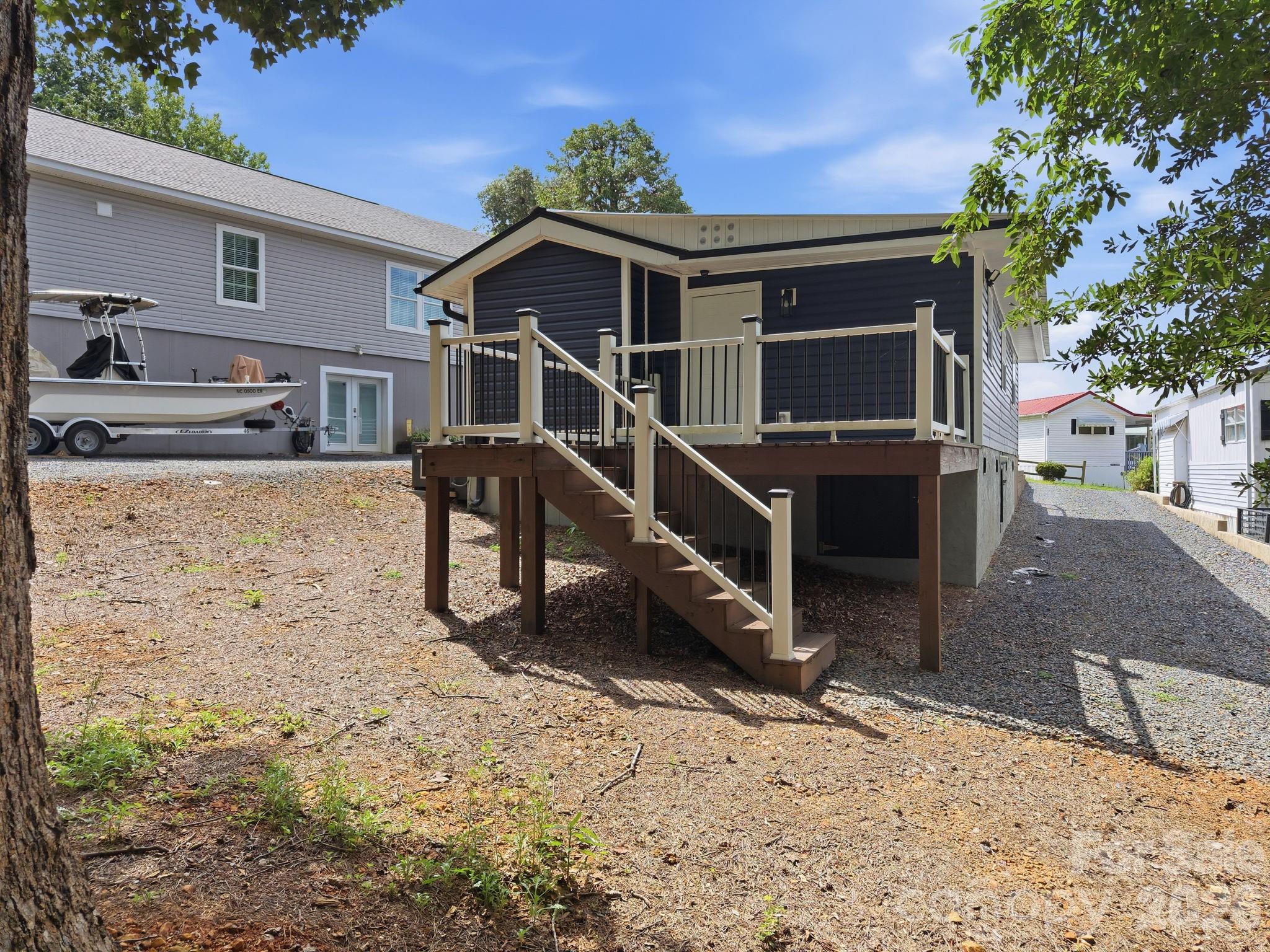 Single Family Residence at 151 Dogwood Circle, New London, photo 4 of 44