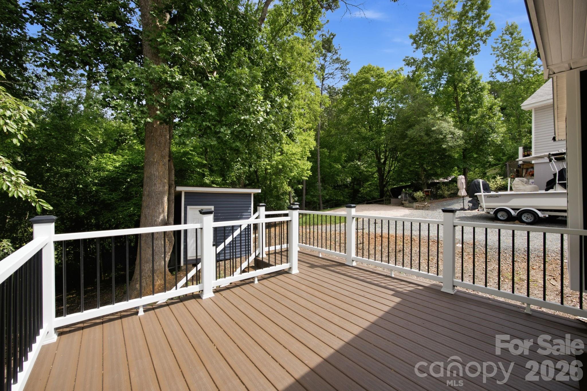 Single Family Residence at 151 Dogwood Circle, New London, photo 5 of 44