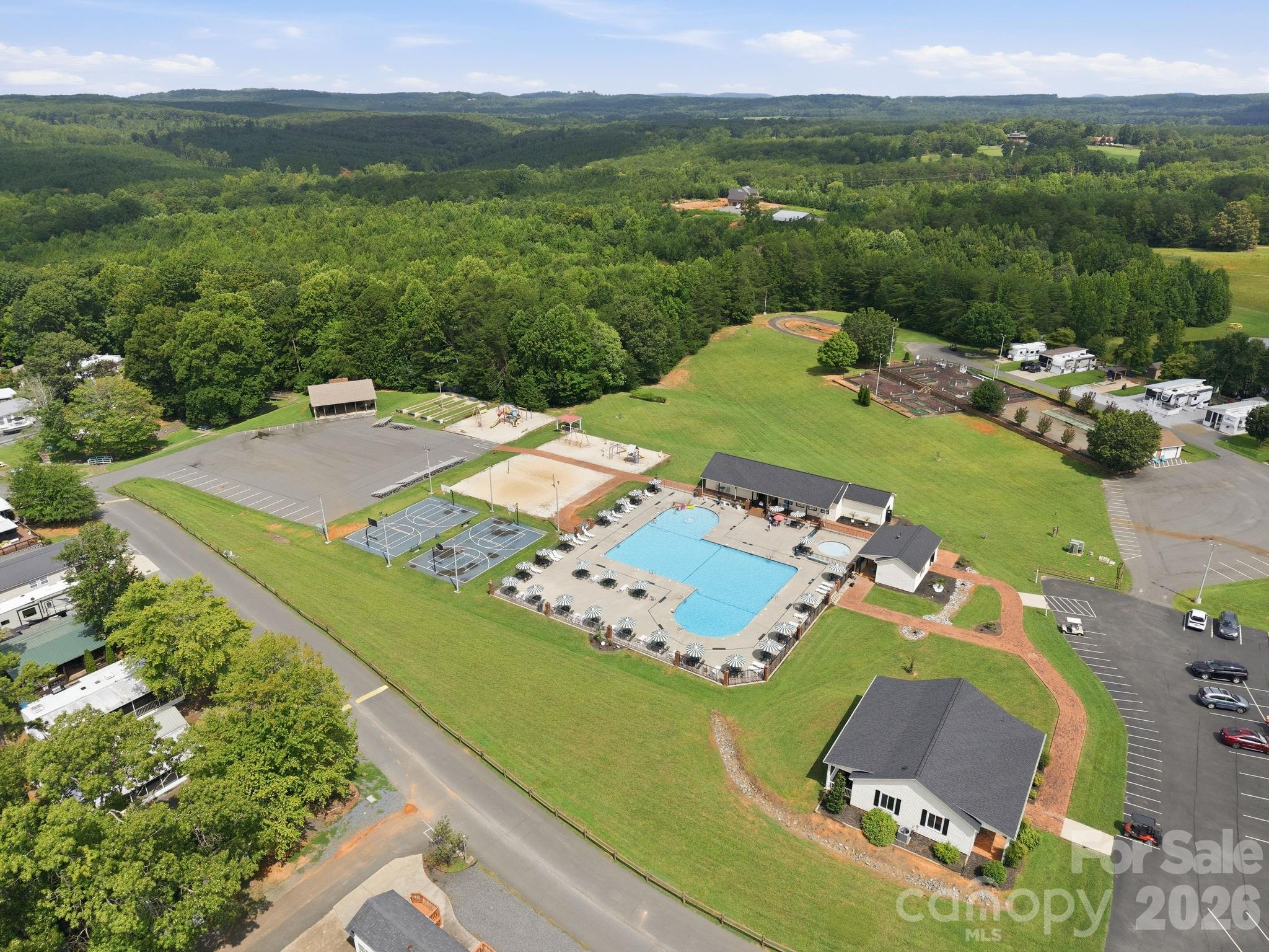 Single Family Residence at 151 Dogwood Circle, New London, photo 14 of 44