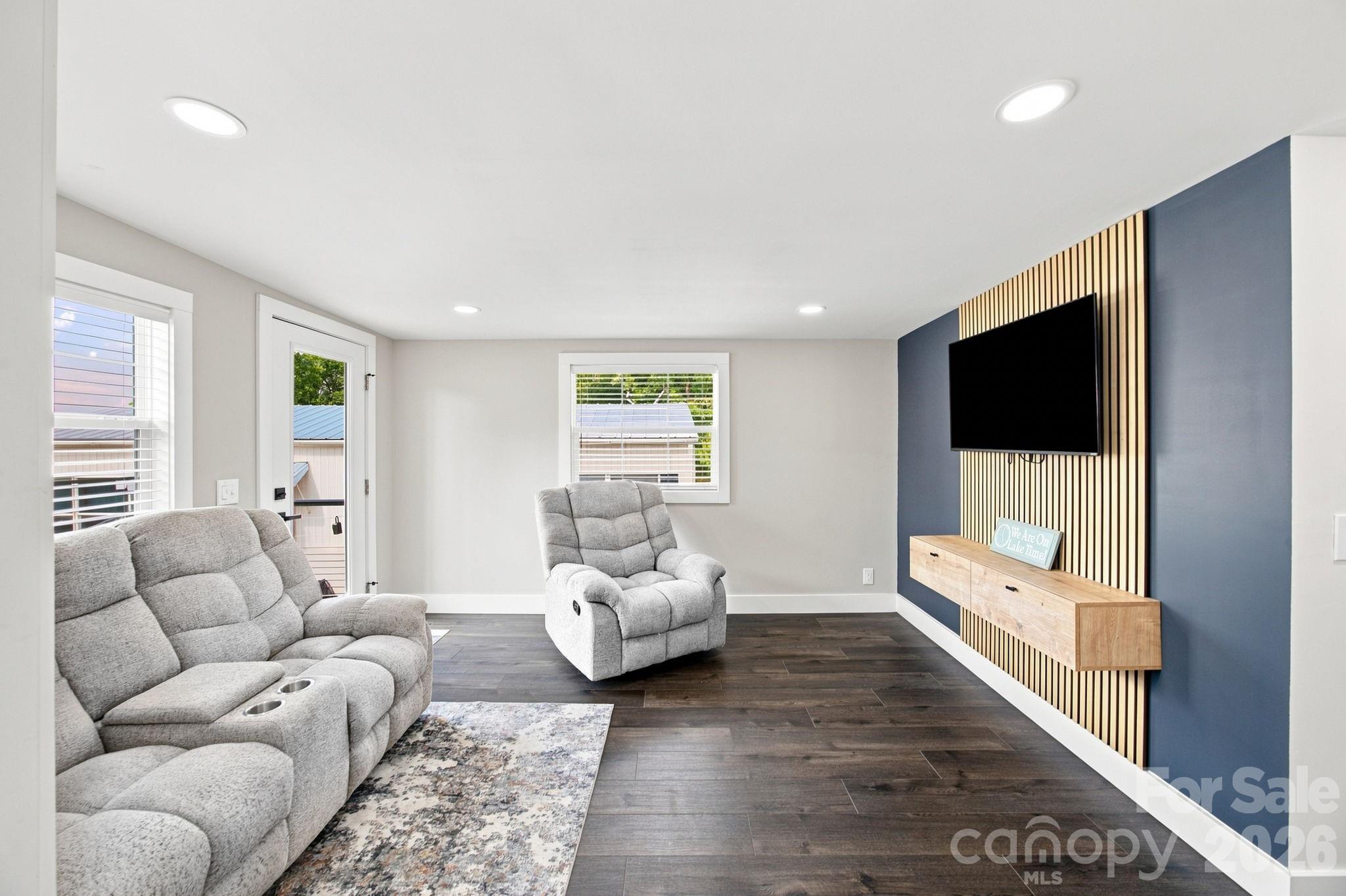Single Family Residence at 151 Dogwood Circle, New London, photo 21 of 44