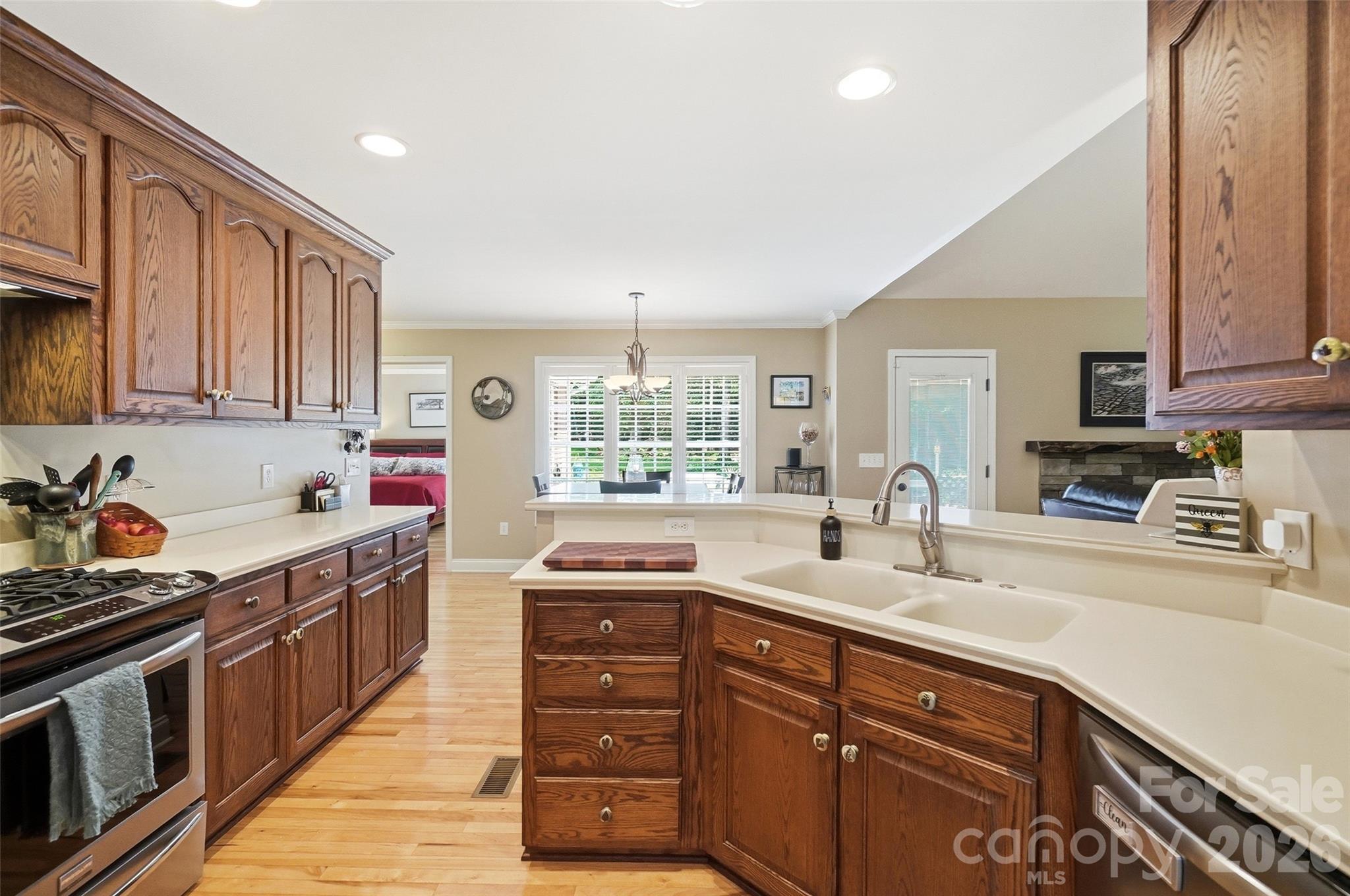 Single Family Residence at 7627 Maple Bluff Lane, Concord, photo 14 of 48