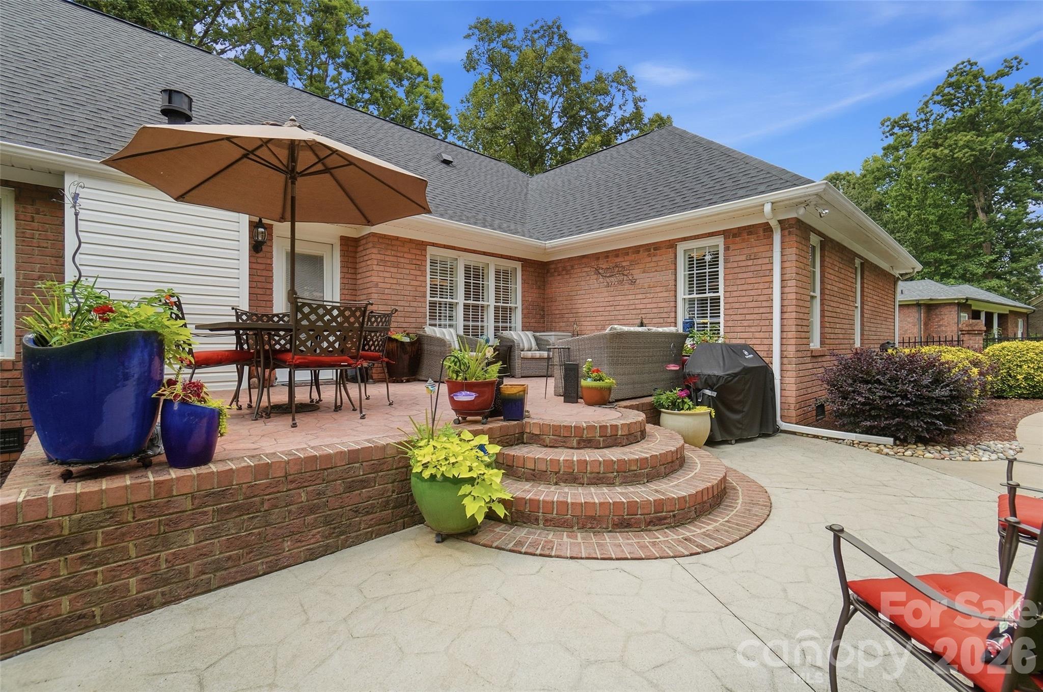 Single Family Residence at 7627 Maple Bluff Lane, Concord, photo 38 of 48