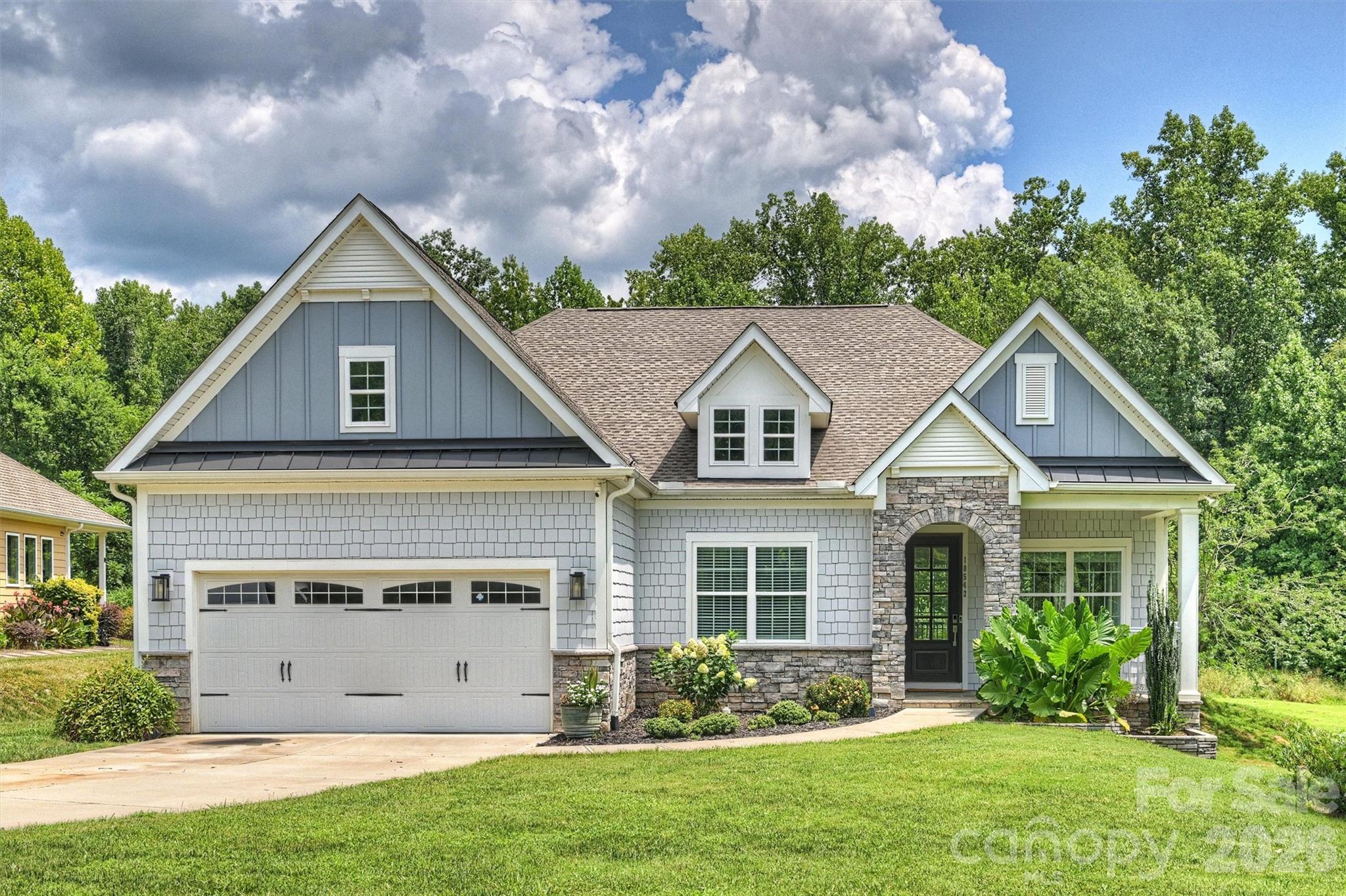 Single Family Residence at 10542 Sweethaven Lane, Harrisburg, photo 2 of 47