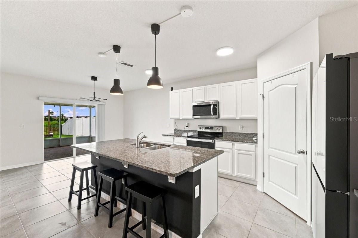 Single Family Residence at 2934 LONG POND DR, LAKELAND, photo 13 of 47