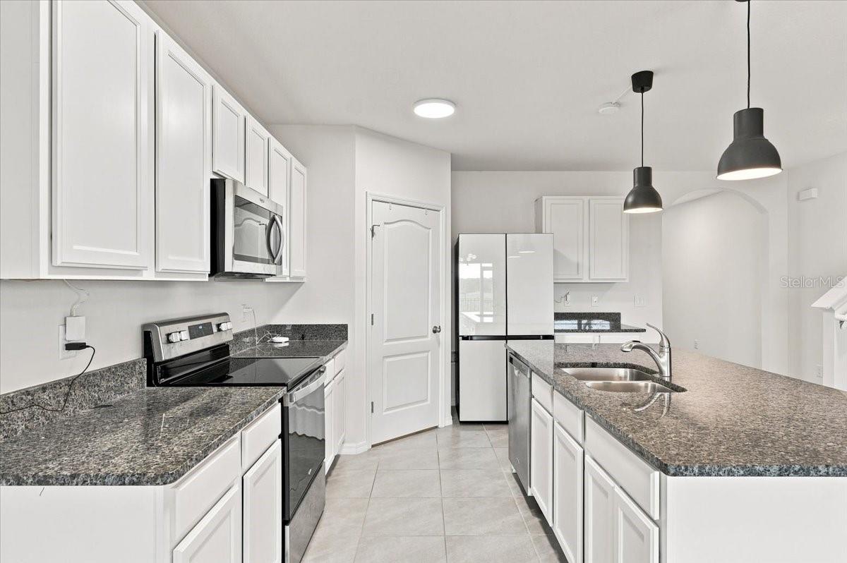 Single Family Residence at 2934 LONG POND DR, LAKELAND, photo 15 of 47