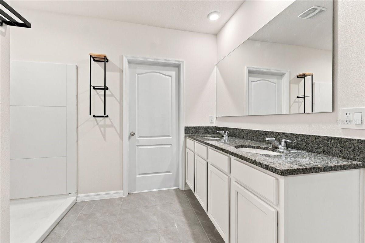Single Family Residence at 2934 LONG POND DR, LAKELAND, photo 22 of 47