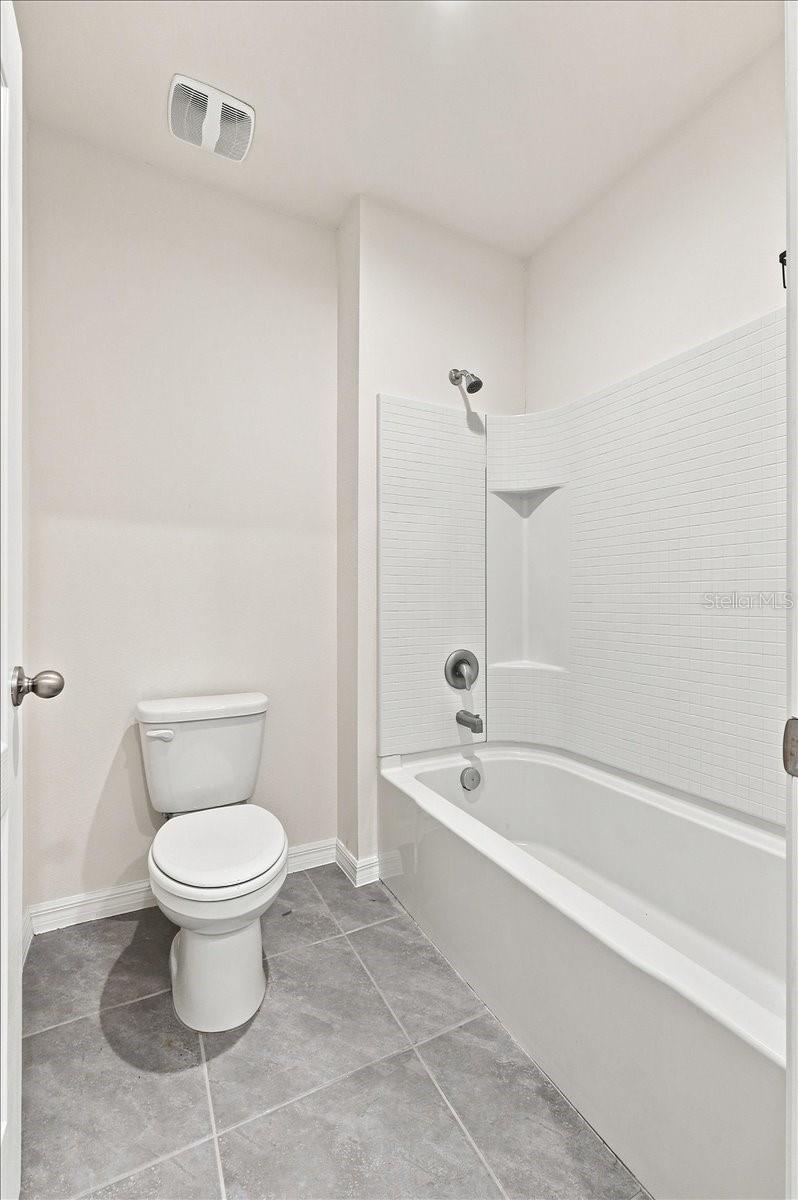 Single Family Residence at 2934 LONG POND DR, LAKELAND, photo 30 of 47