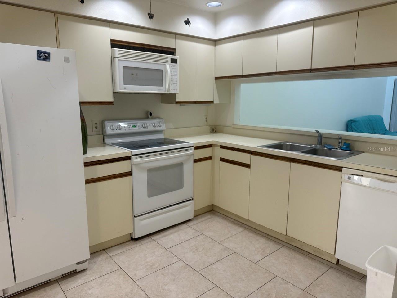 Condominium at 1312 PASADENA AVE S #15, ST PETERSBURG, photo 11 of 21