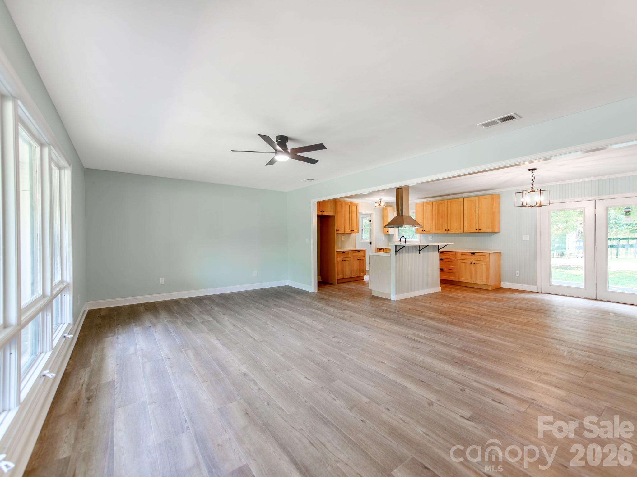Open great room. Great for entertaining - 3072 Bethany Street, Claremont