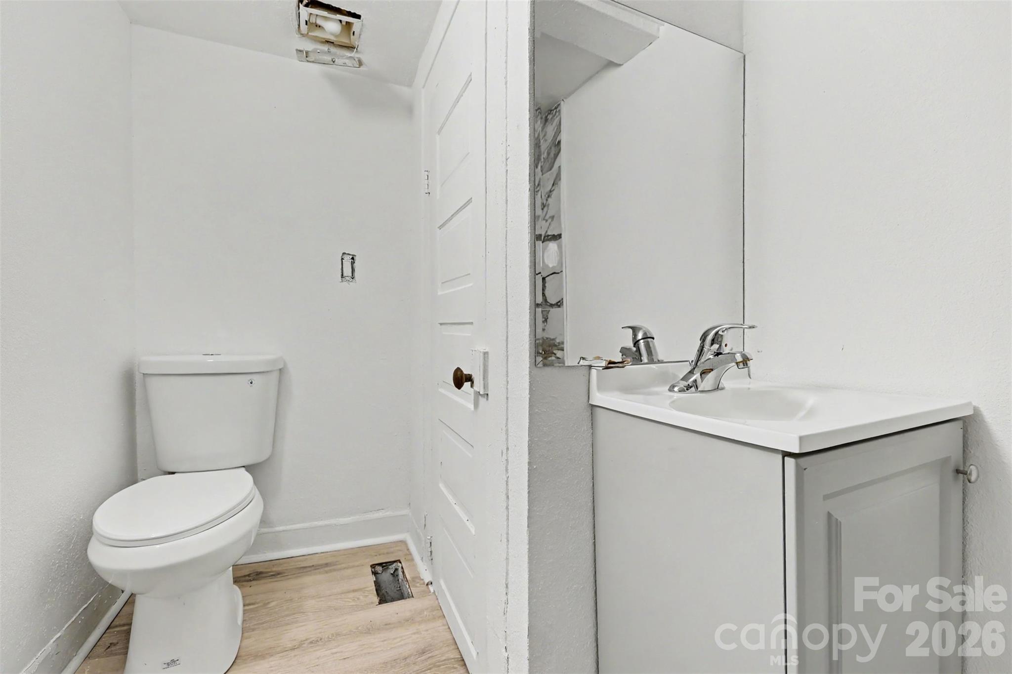 Single Family Residence at 1306 Forrest Street, High Point, photo 21 of 28