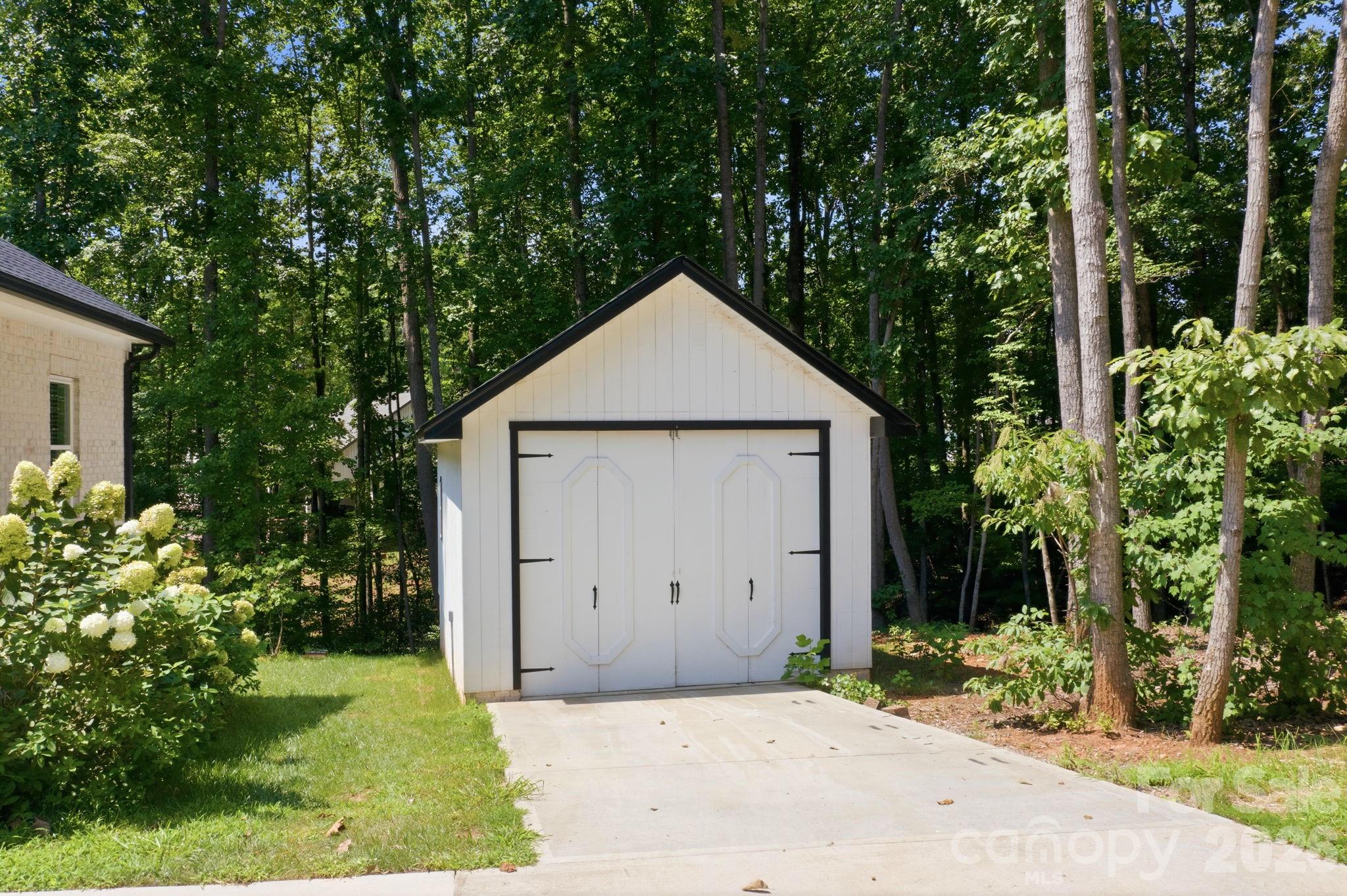 Detached garage/boathouse. - 116 Harbor Ridge Drive, Statesville