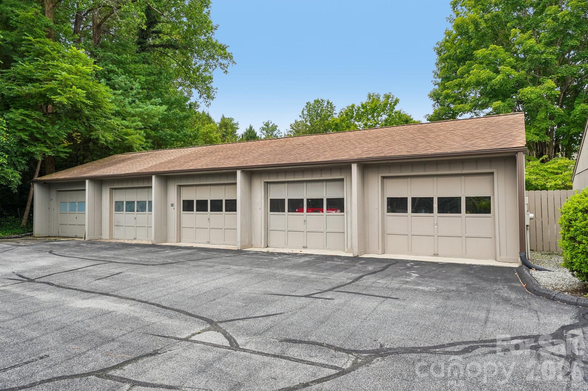 Detached one car garage - 210 Juniper Lane, Hendersonville