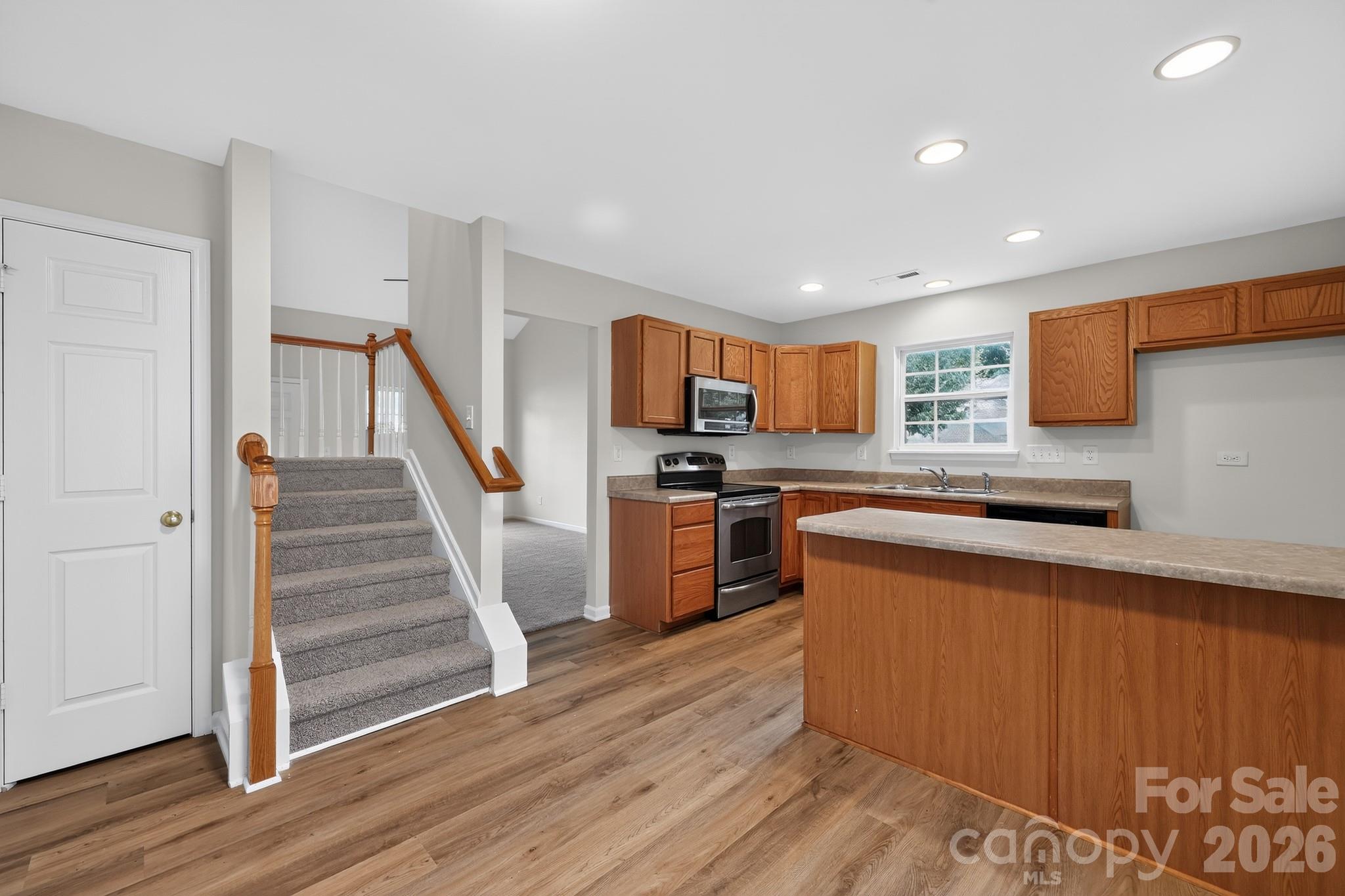 Townhouse at 159 Limerick Road, Mooresville, photo 7 of 16