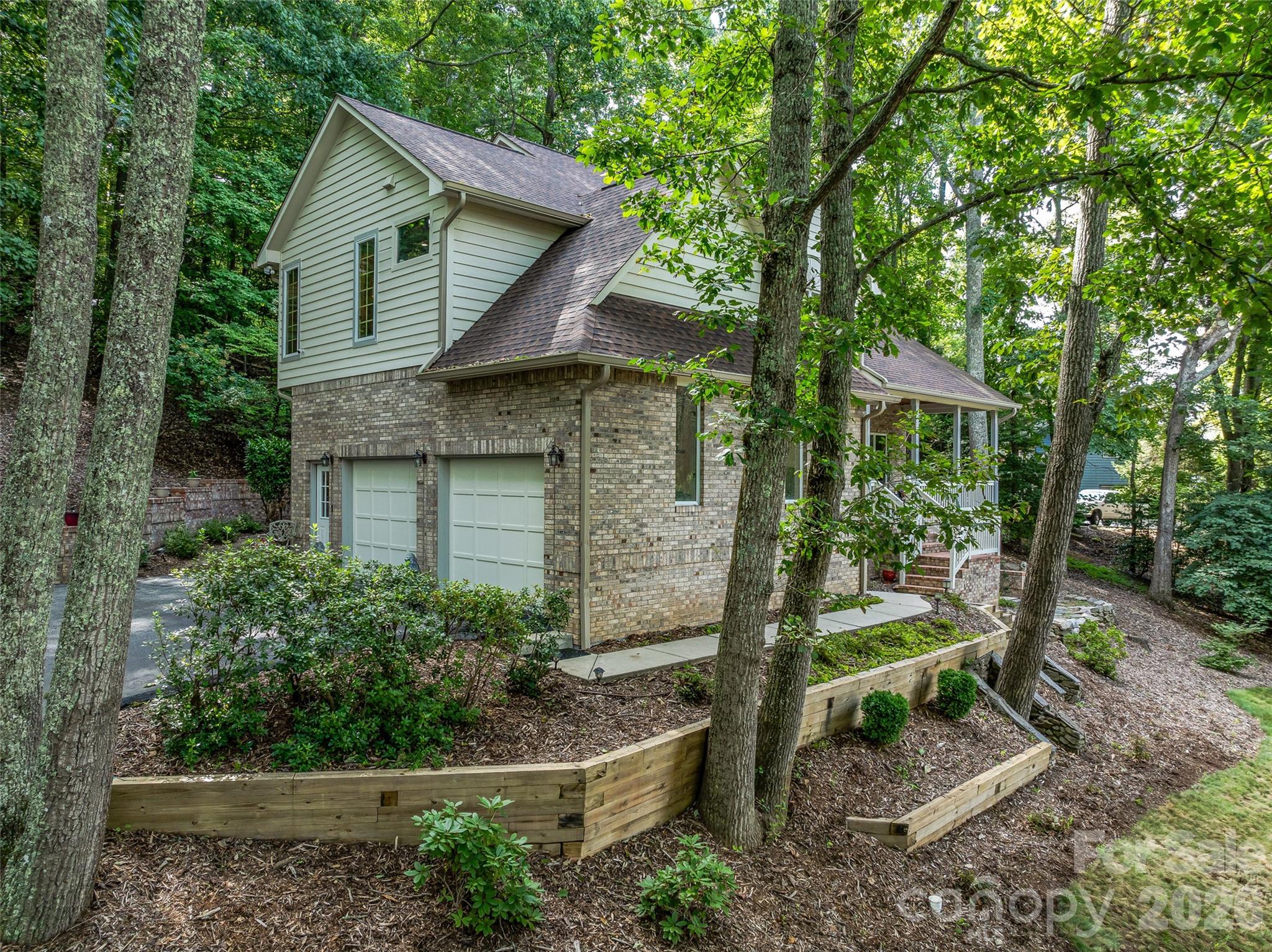 Single Family Residence at 105 Galloway Drive, Asheville, photo 3 of 47