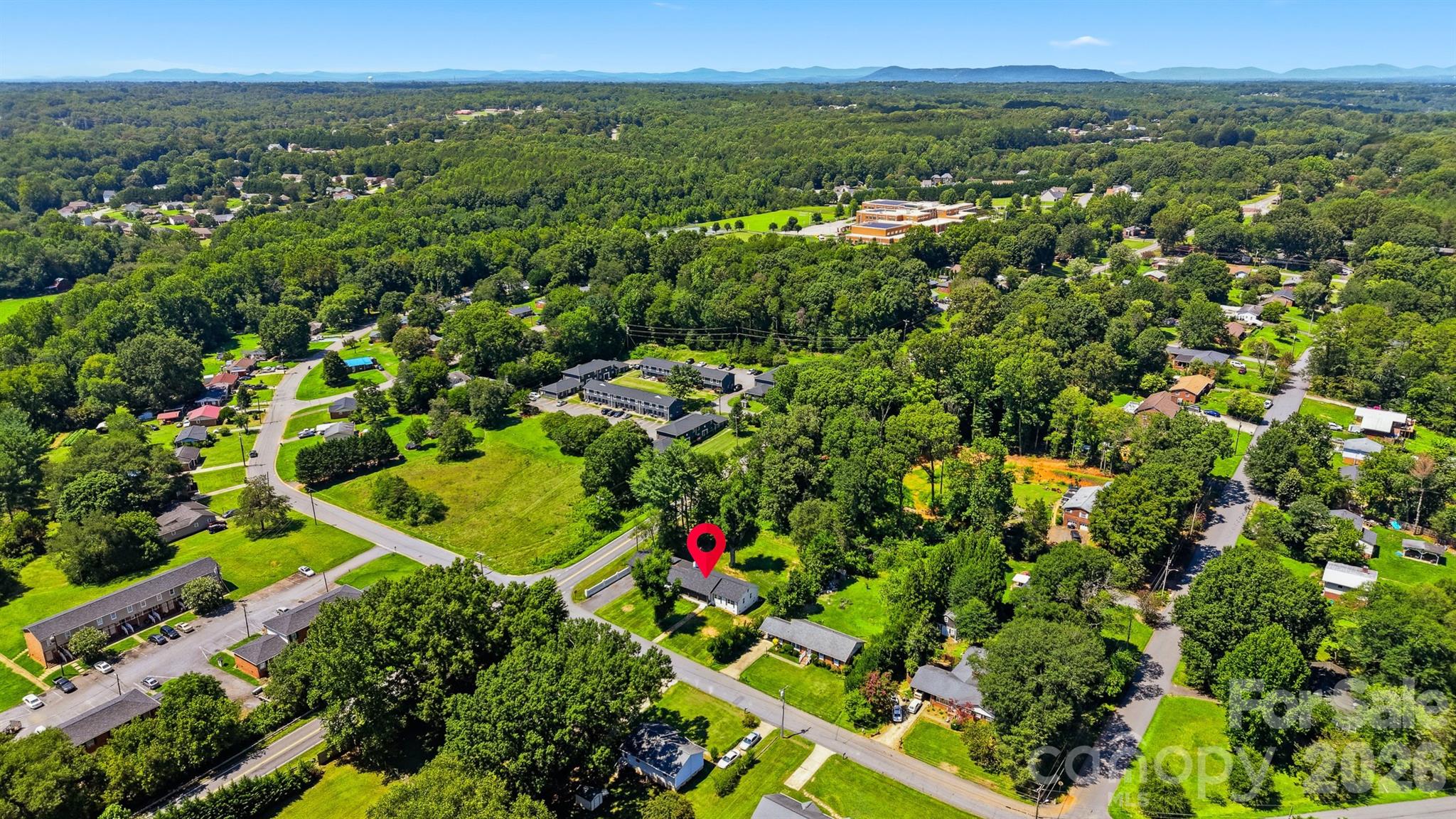 Convenient location - 908 13th Street NW, Conover