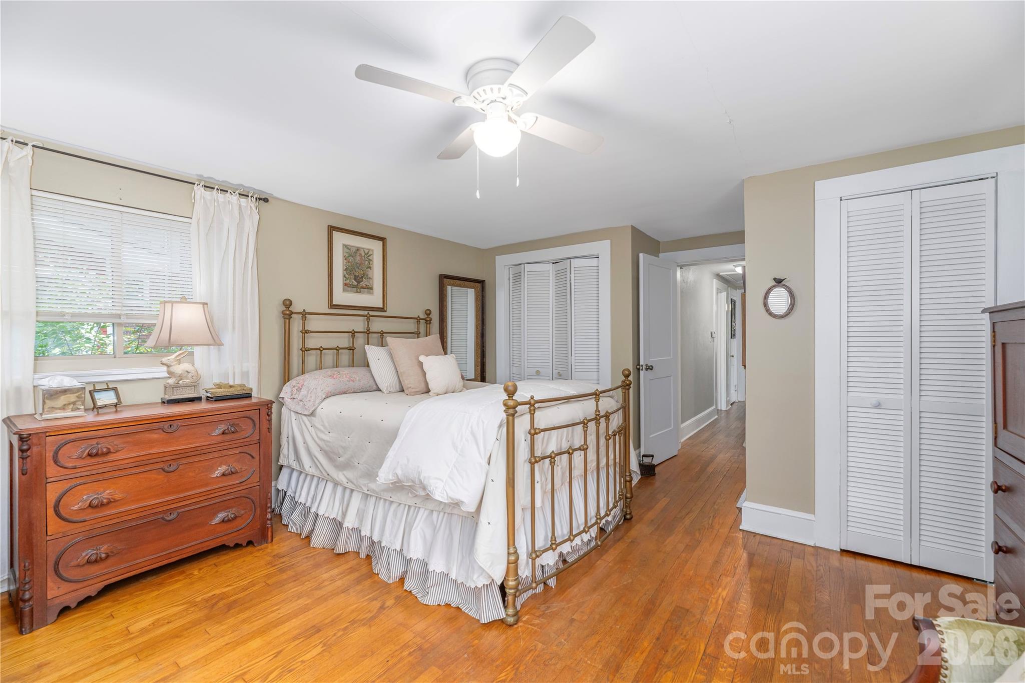 Single Family Residence at 21 Lincoln Avenue, Asheville, photo 15 of 32