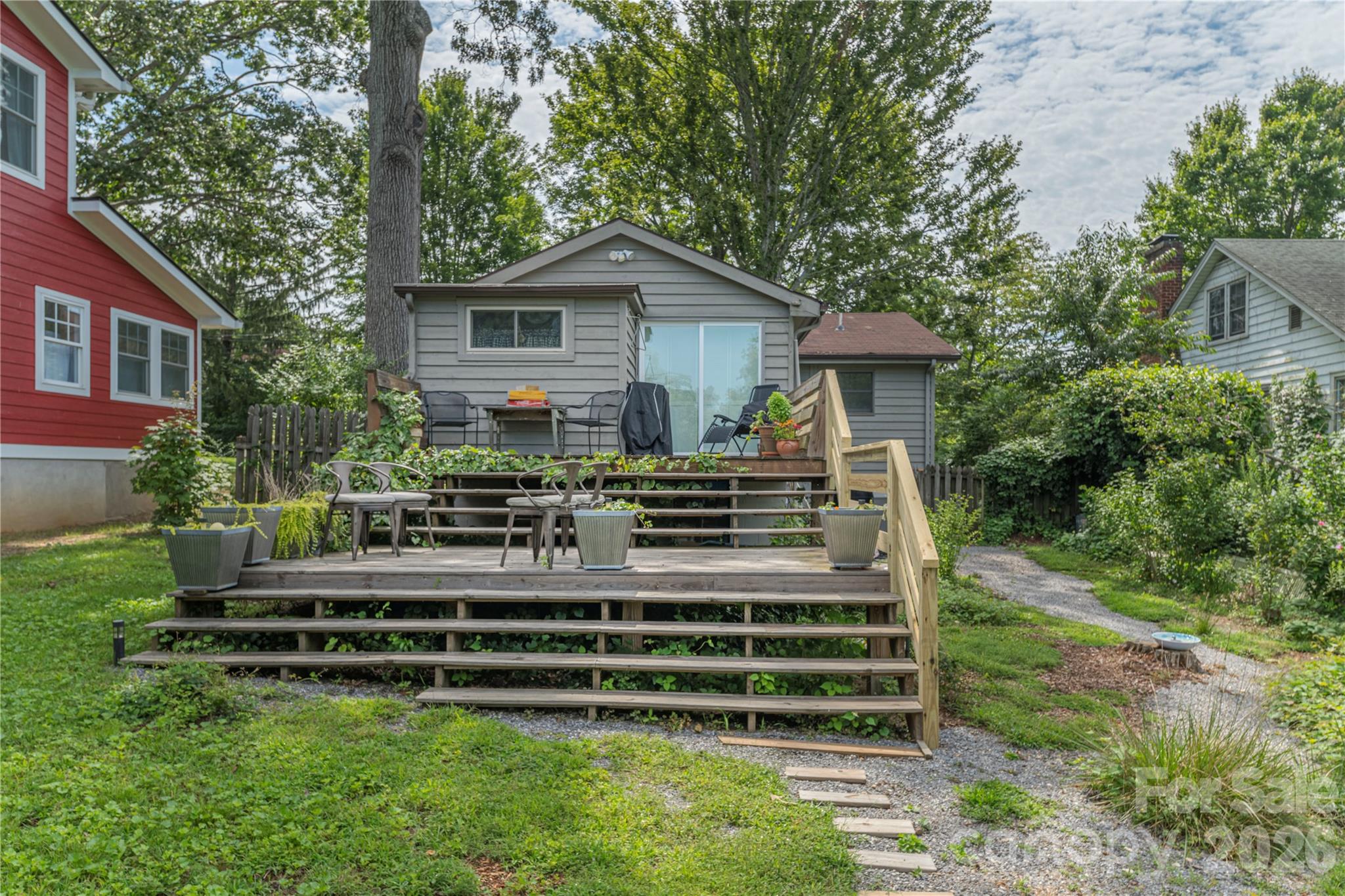 Single Family Residence at 21 Lincoln Avenue, Asheville, photo 25 of 32