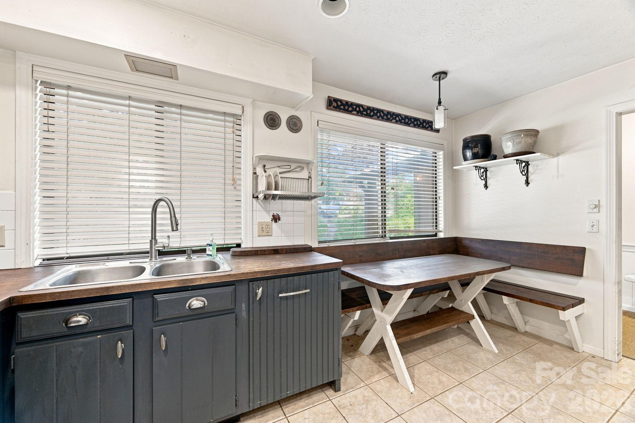 Condominium at 98 Laurelwood Circle W, Hendersonville, photo 10 of 24