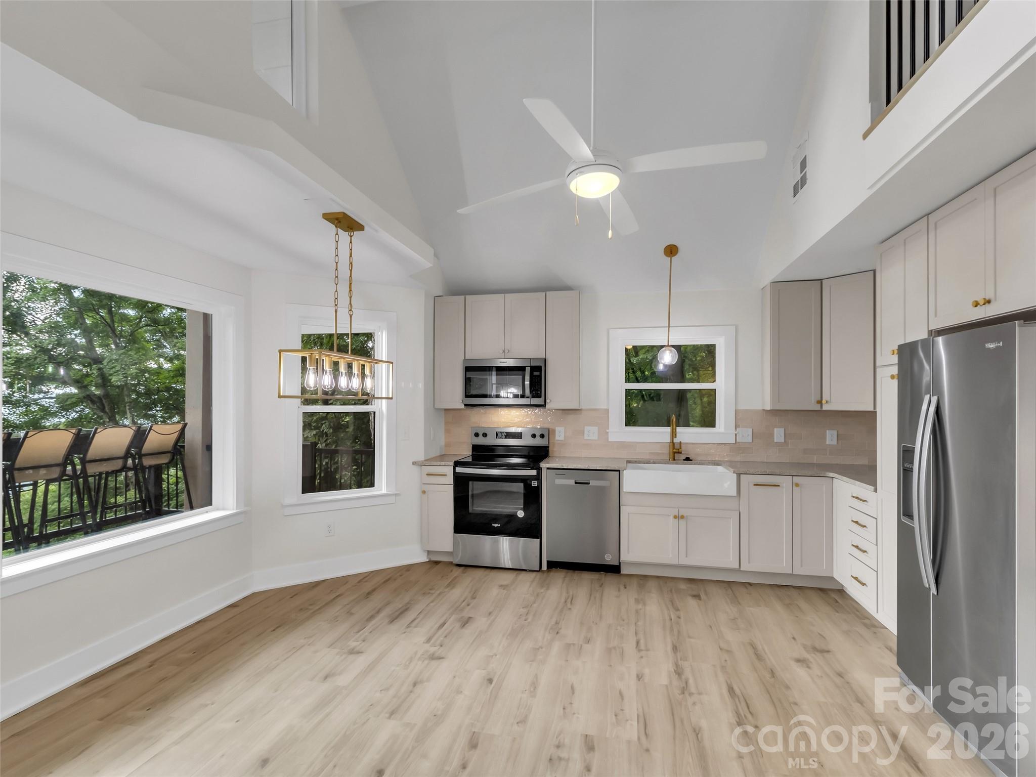 Single Family Residence at 1551 Apple Creek Road, Waynesville, photo 7 of 48