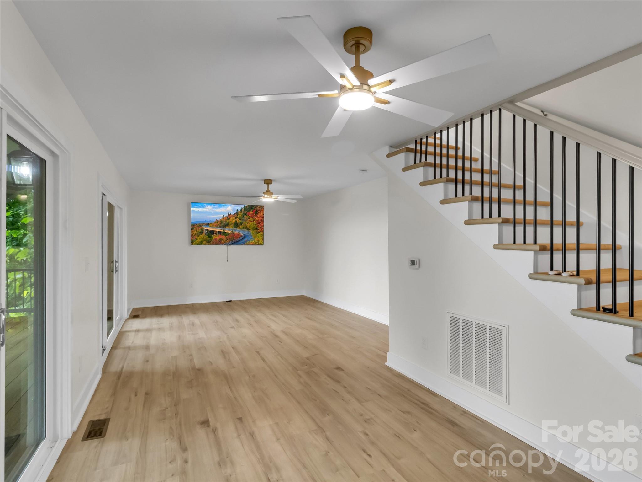Single Family Residence at 1551 Apple Creek Road, Waynesville, photo 9 of 48