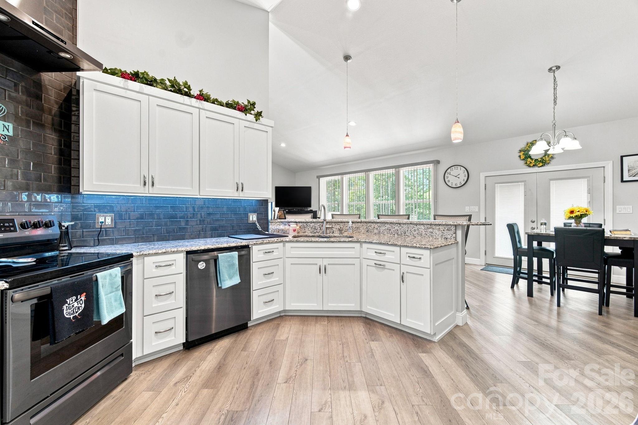 kitchen - 295 Idlewood Drive, Marion