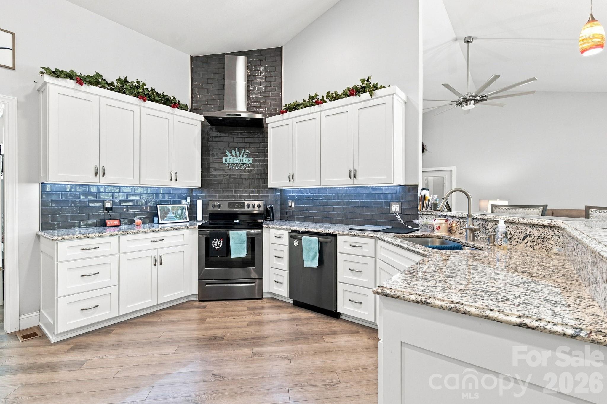kitchen - 295 Idlewood Drive, Marion