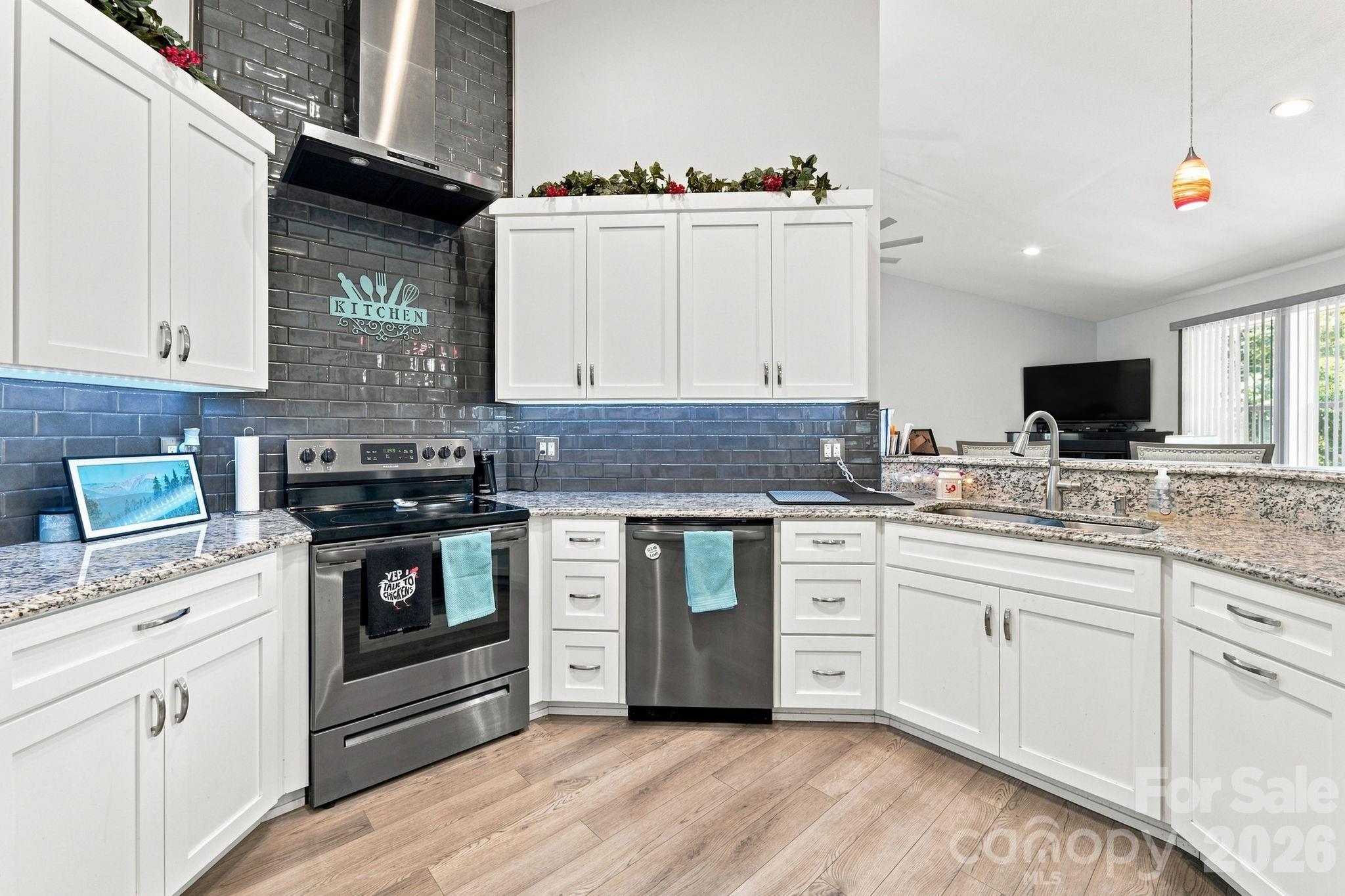 kitchen - 295 Idlewood Drive, Marion