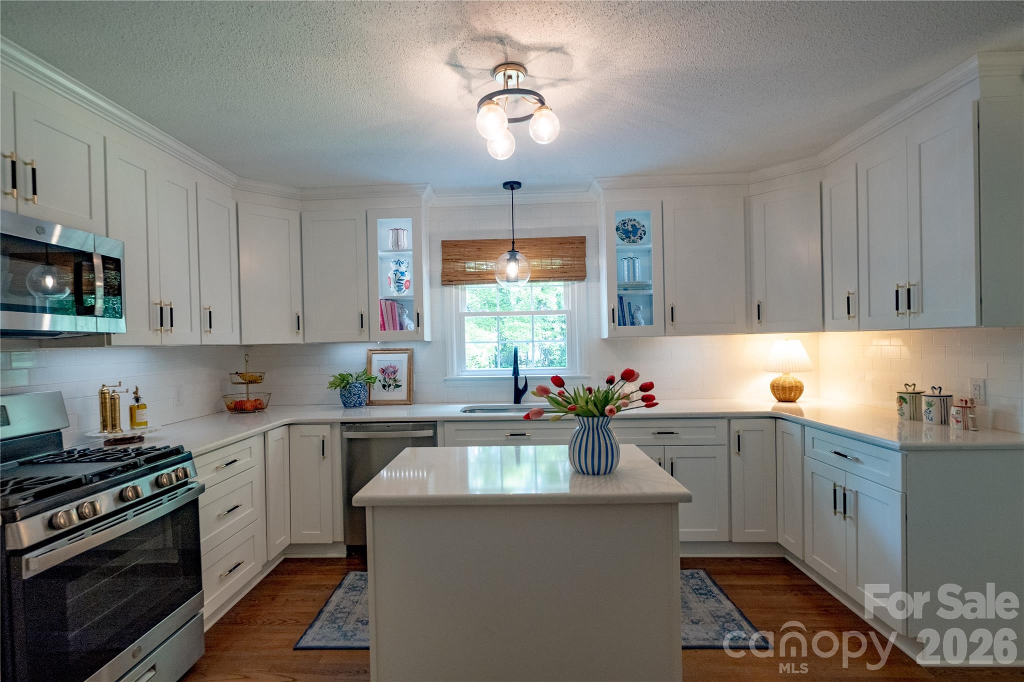 Fully renovated kitchen - 2312 Belmont Drive, Reidsville