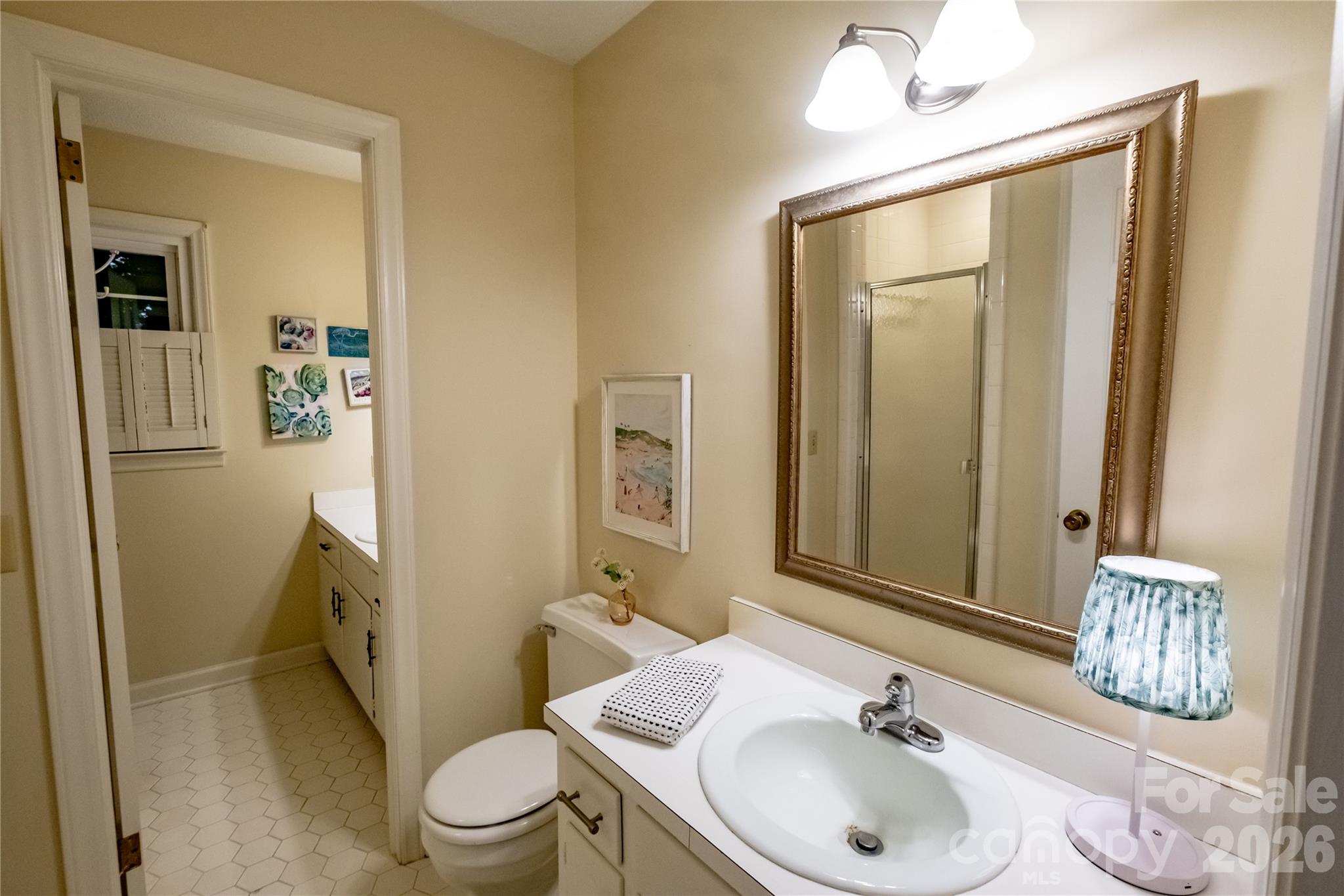 Full size bath - 2312 Belmont Drive, Reidsville