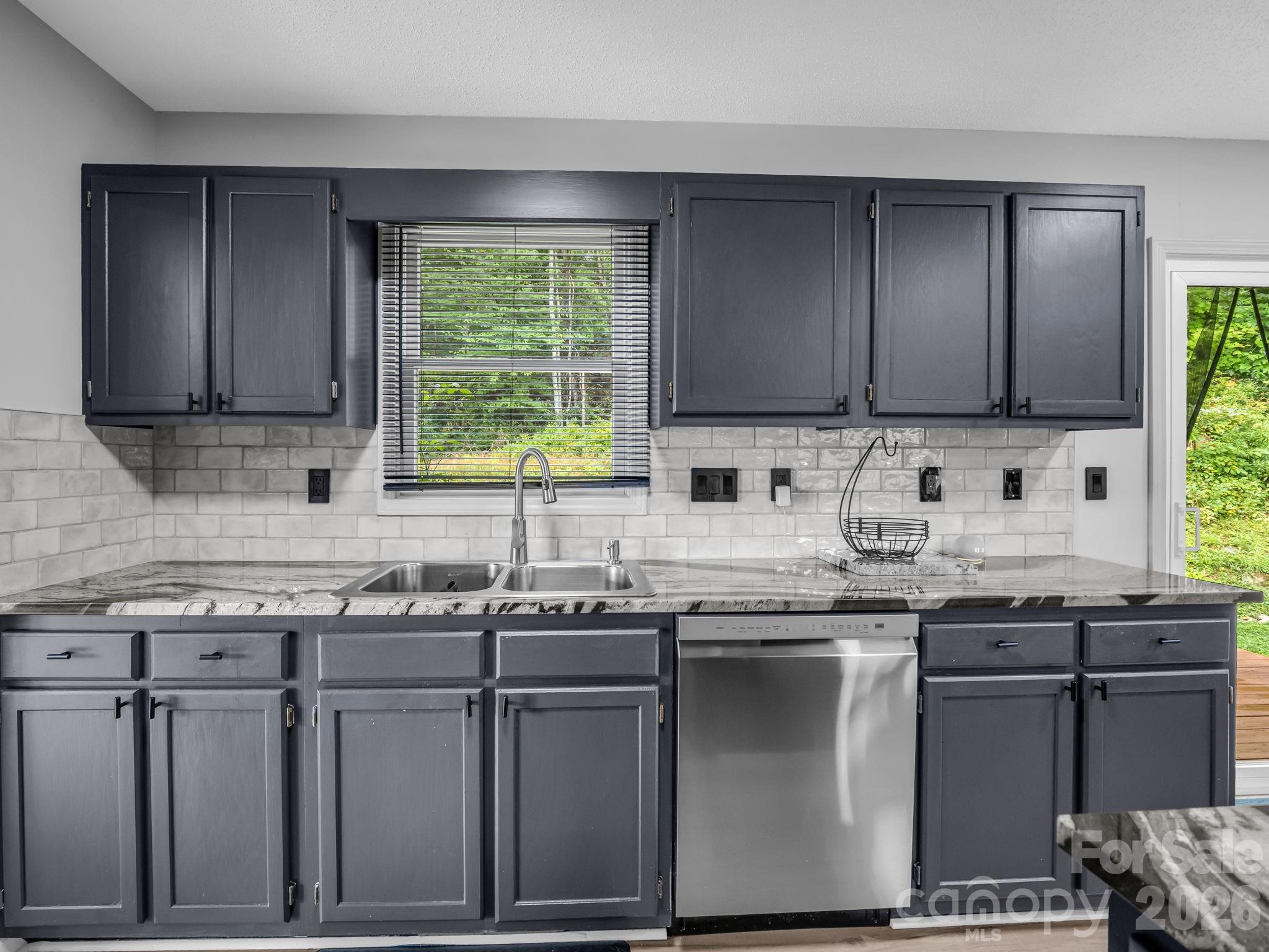 Single Family Residence at 89 Hillview Circle, Brevard, photo 13 of 36