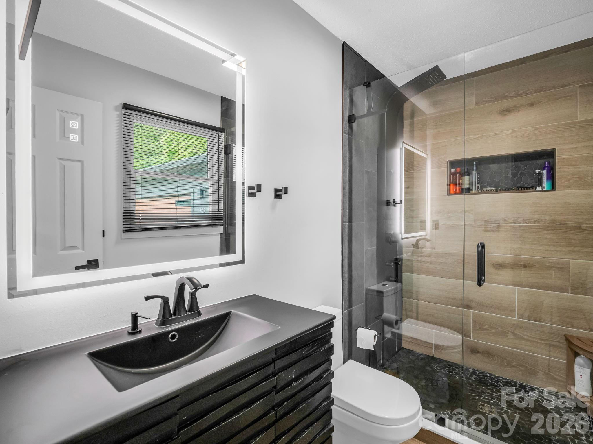 primary ensuite bathroom - 89 Hillview Circle, Brevard