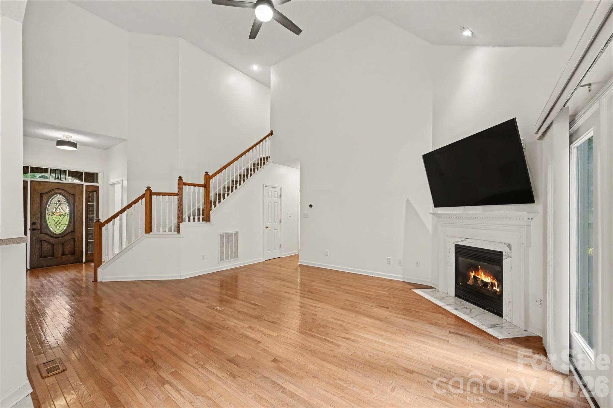 Great Room with Vaulted Ceiling - 1928 Twin Ponds Drive, Hickory