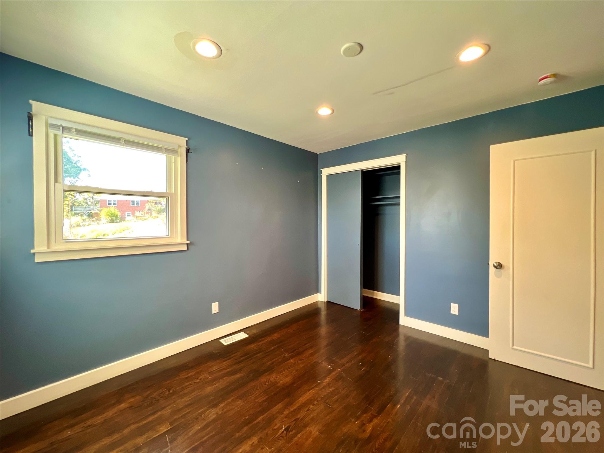 Single Family Residence at 3 Mount Royal Drive, Arden, photo 11 of 26