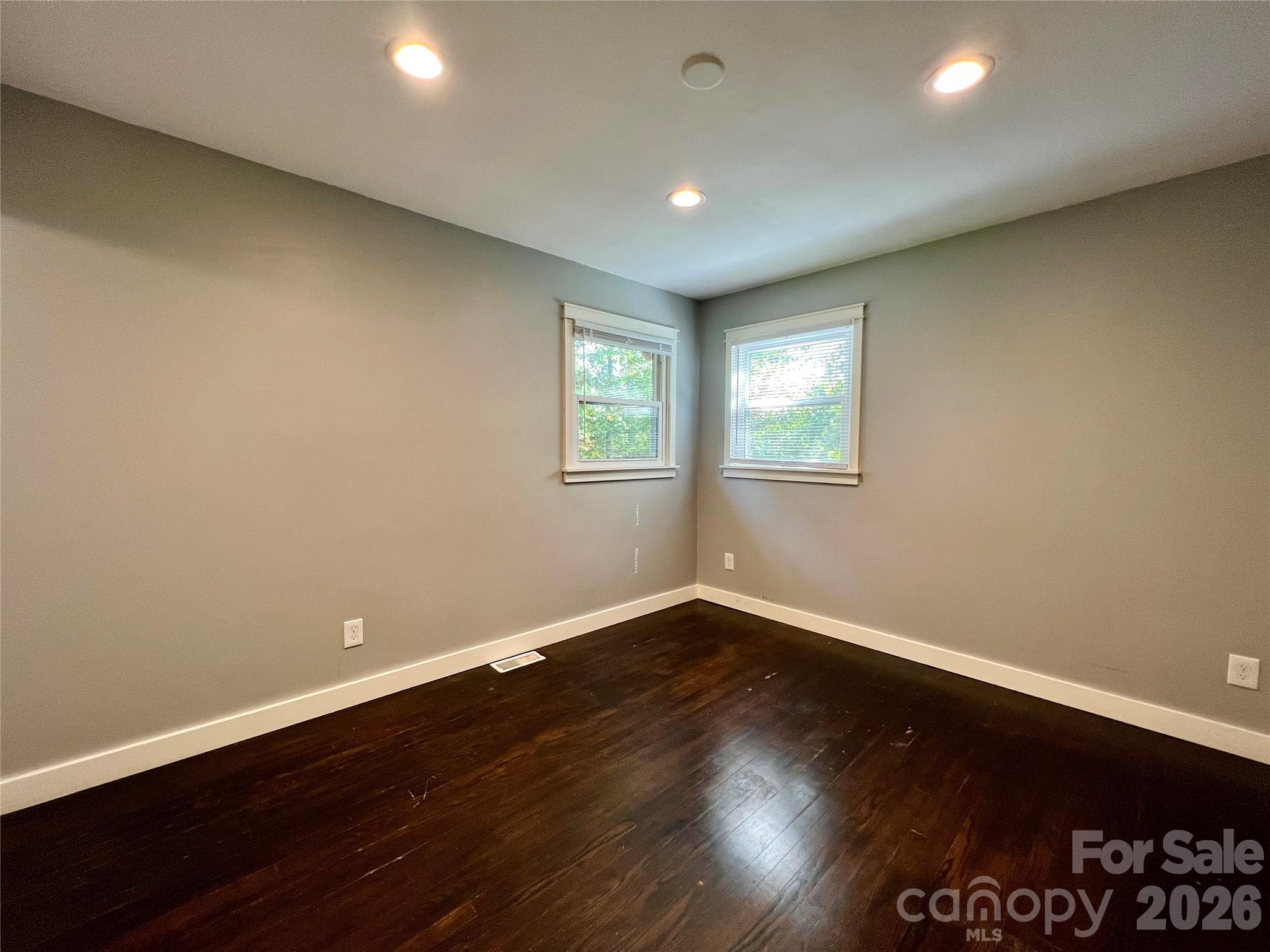 Single Family Residence at 3 Mount Royal Drive, Arden, photo 15 of 26