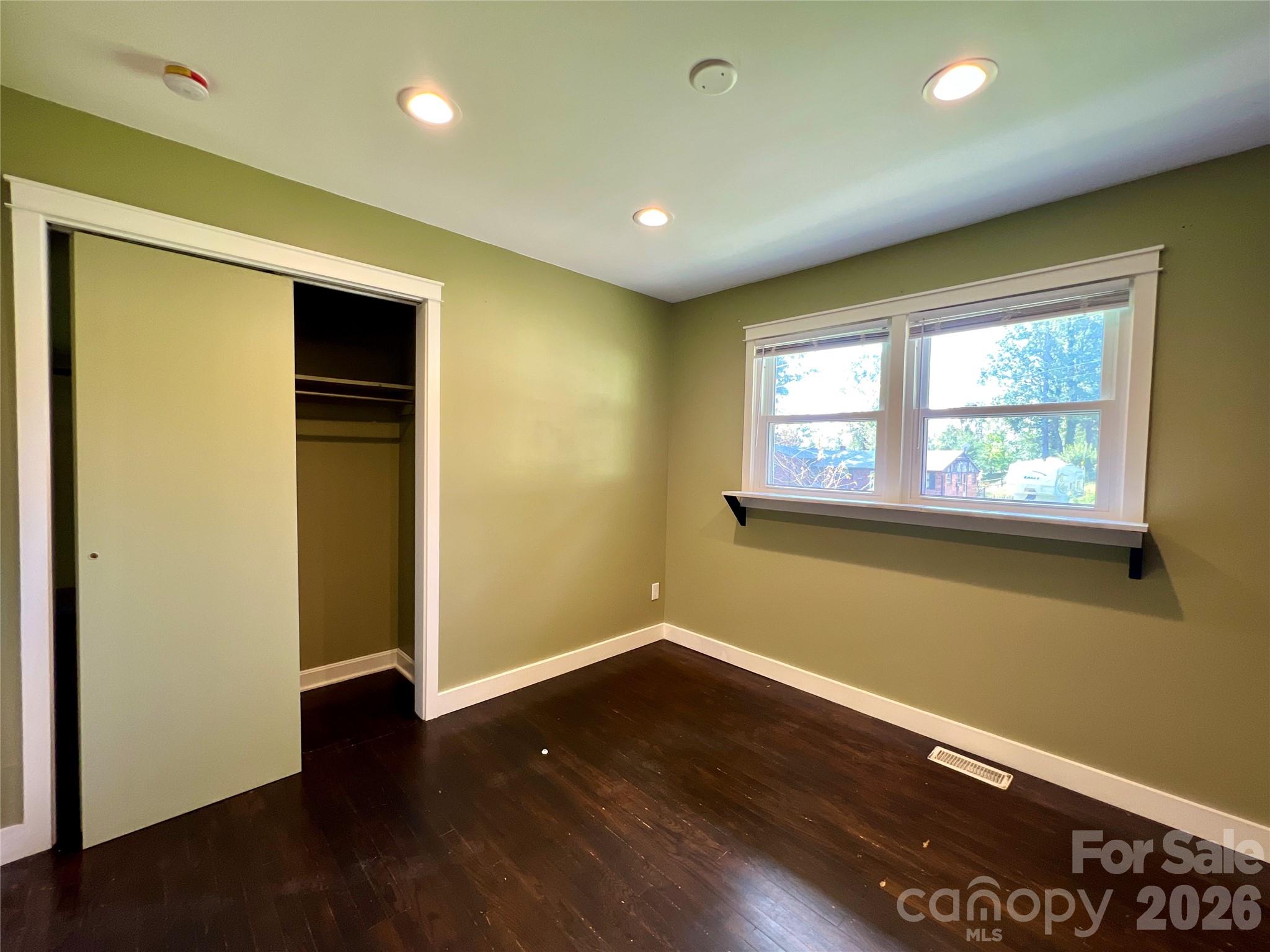 Single Family Residence at 3 Mount Royal Drive, Arden, photo 18 of 26