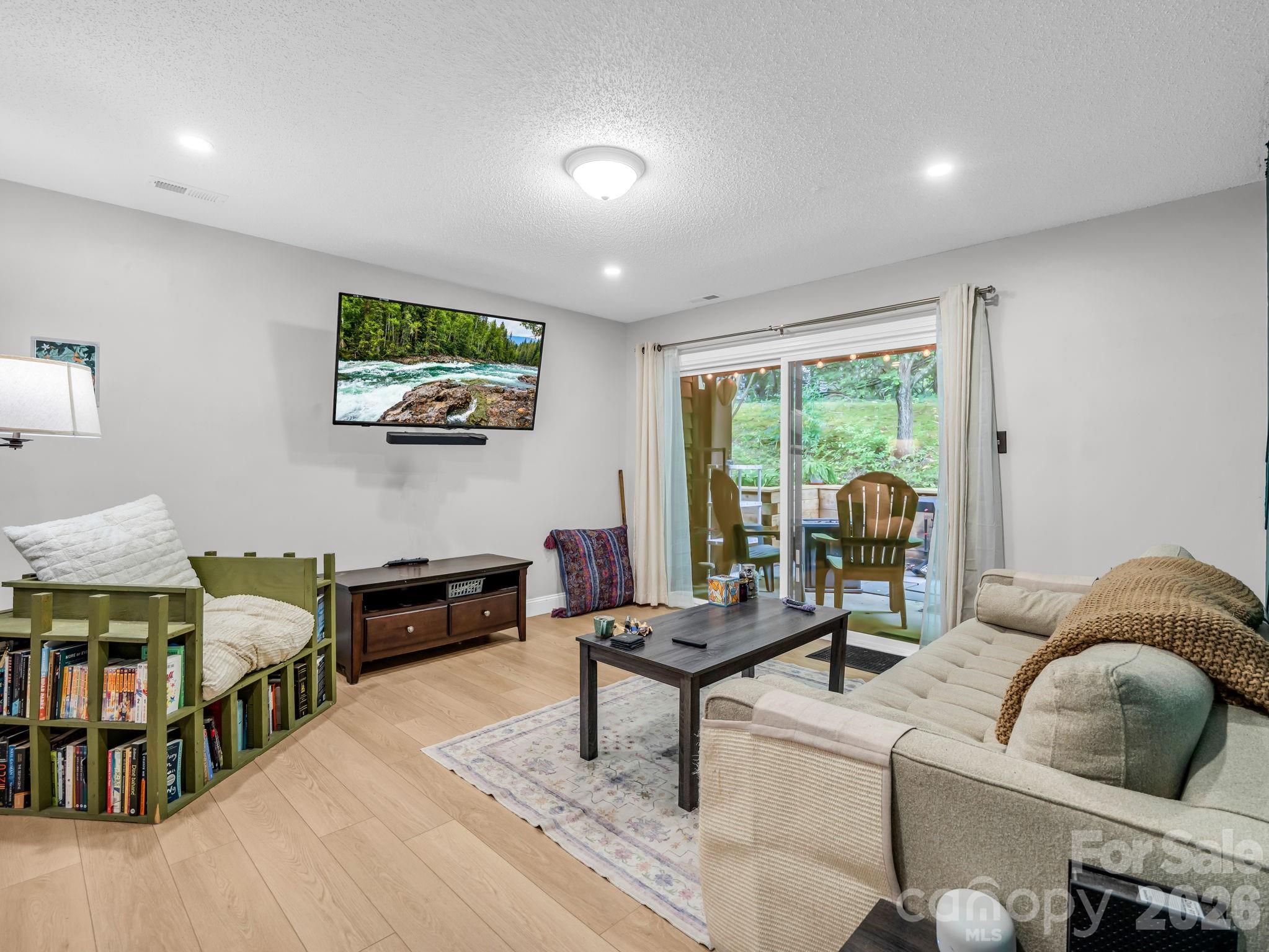 Townhouse at 7 Woodlands Drive, Black Mountain, photo 5 of 23