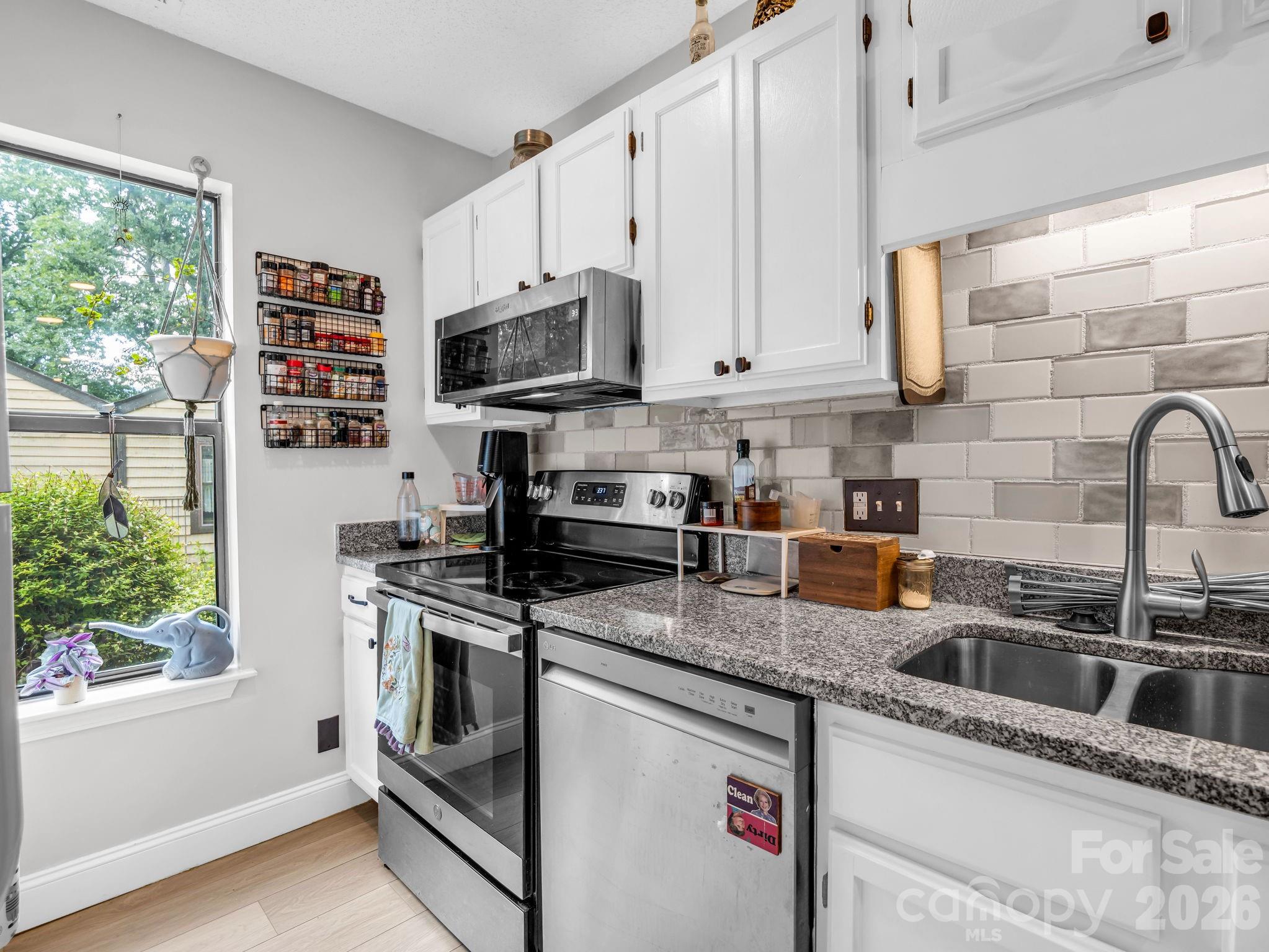 Townhouse at 7 Woodlands Drive, Black Mountain, photo 9 of 23