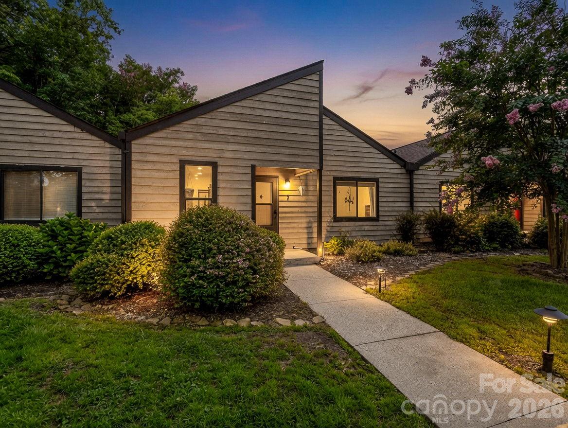 Townhouse at 7 Woodlands Drive, Black Mountain, photo 22 of 23