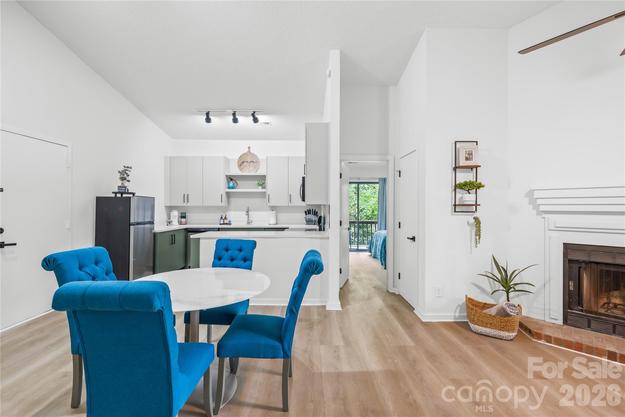 Condominium at 4130 Charlotte Highway, Lake Wylie, photo 3 of 27